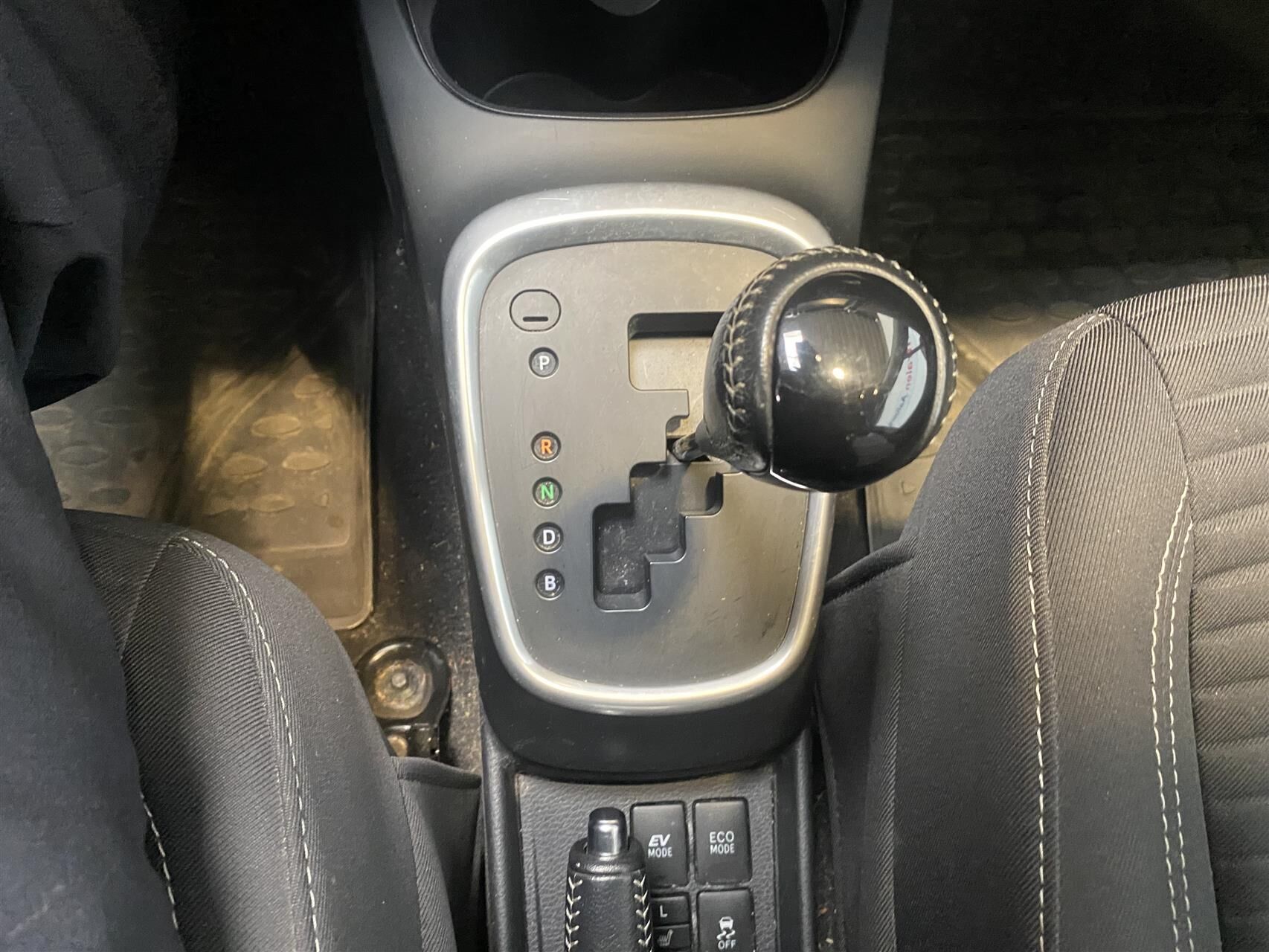Billede af Toyota Yaris 1,5 Hybrid H2 Exclusive E-CVT 100HK 5d Trinl. Gear