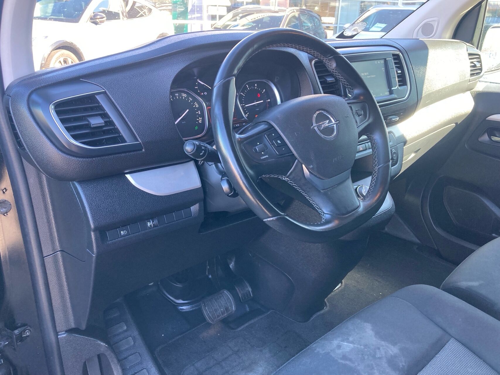 Billede af Opel Vivaro L3V2 2,0 BlueHDi Enjoy+ AT8 145HK Van 8g Aut.