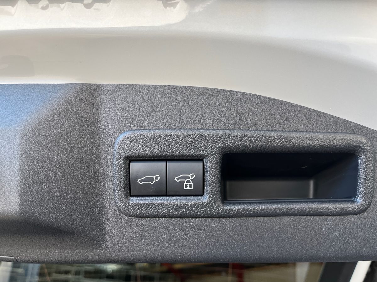 Billede af Toyota bZ4X SUV 150 kW (204 hk) aut. gear Executive Premium