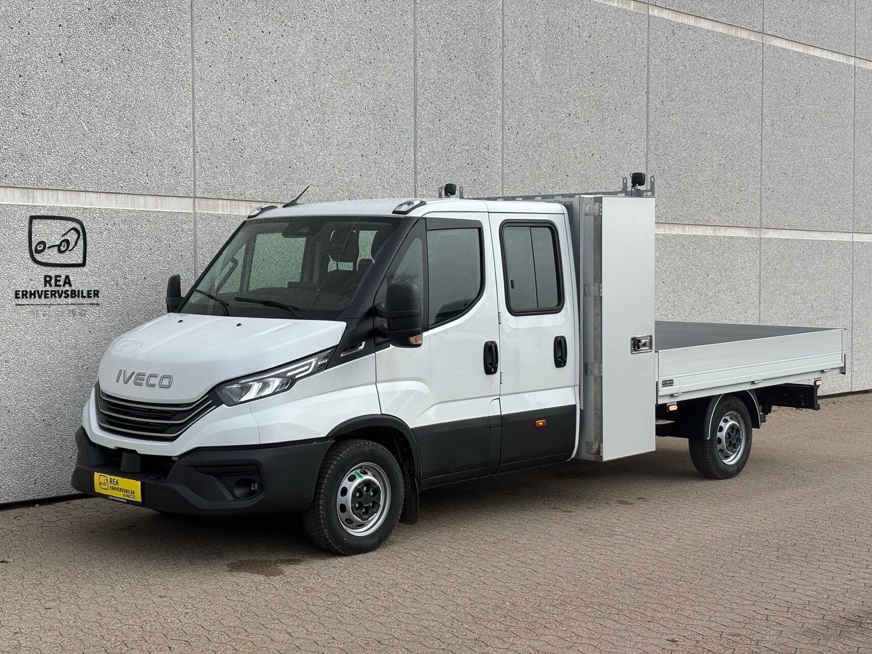 Billede af Iveco Daily 35S18 4100mm 3,0 D Hi-Matic 180HK DobKab 8g Aut.