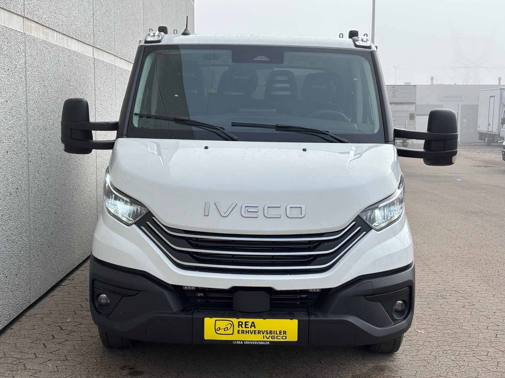 Billede af Iveco Daily 35S18 4100mm 3,0 D Hi-Matic 180HK DobKab 8g Aut.
