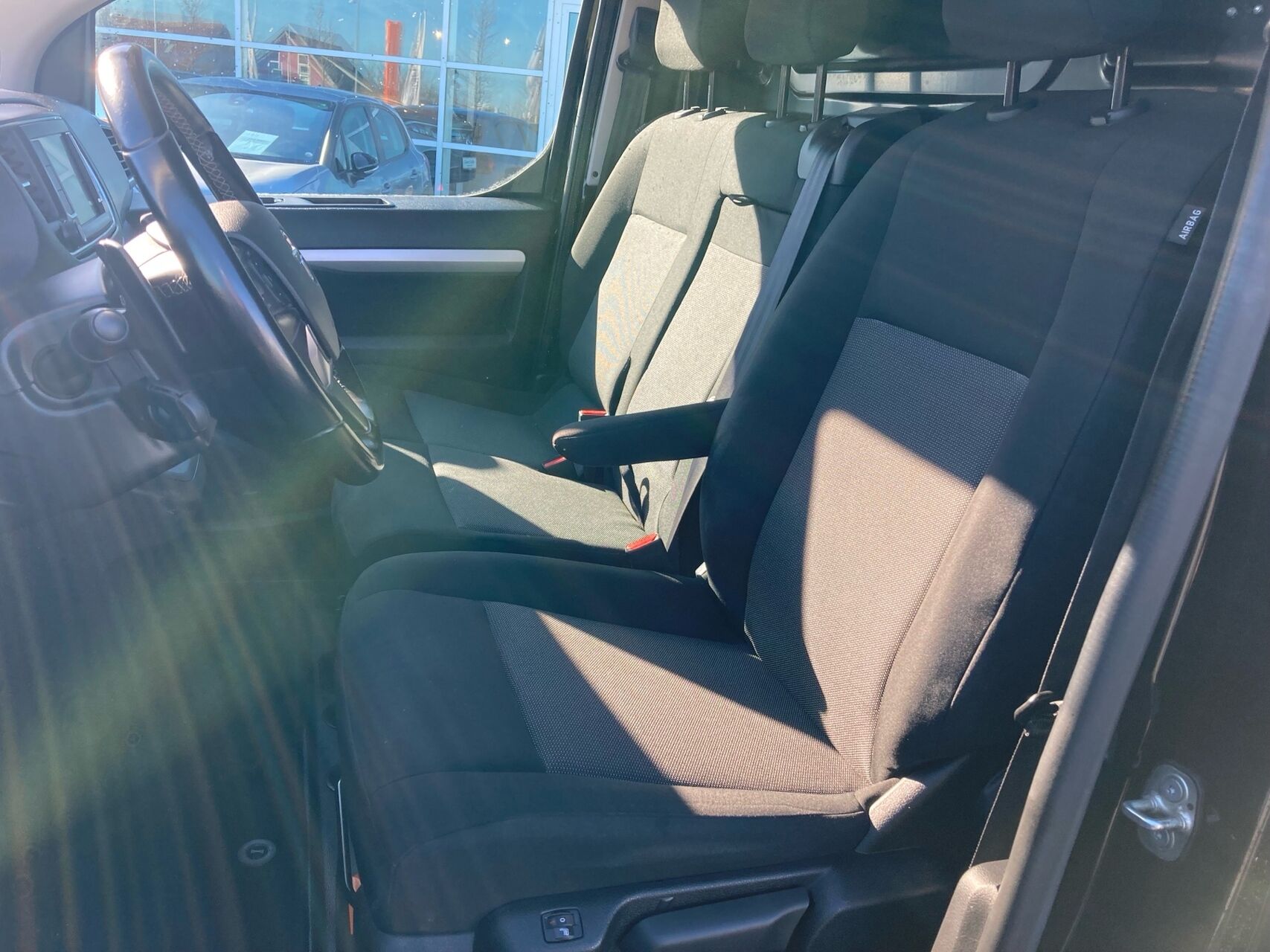 Billede af Opel Vivaro L3V2 2,0 BlueHDi Enjoy+ AT8 145HK Van 8g Aut.