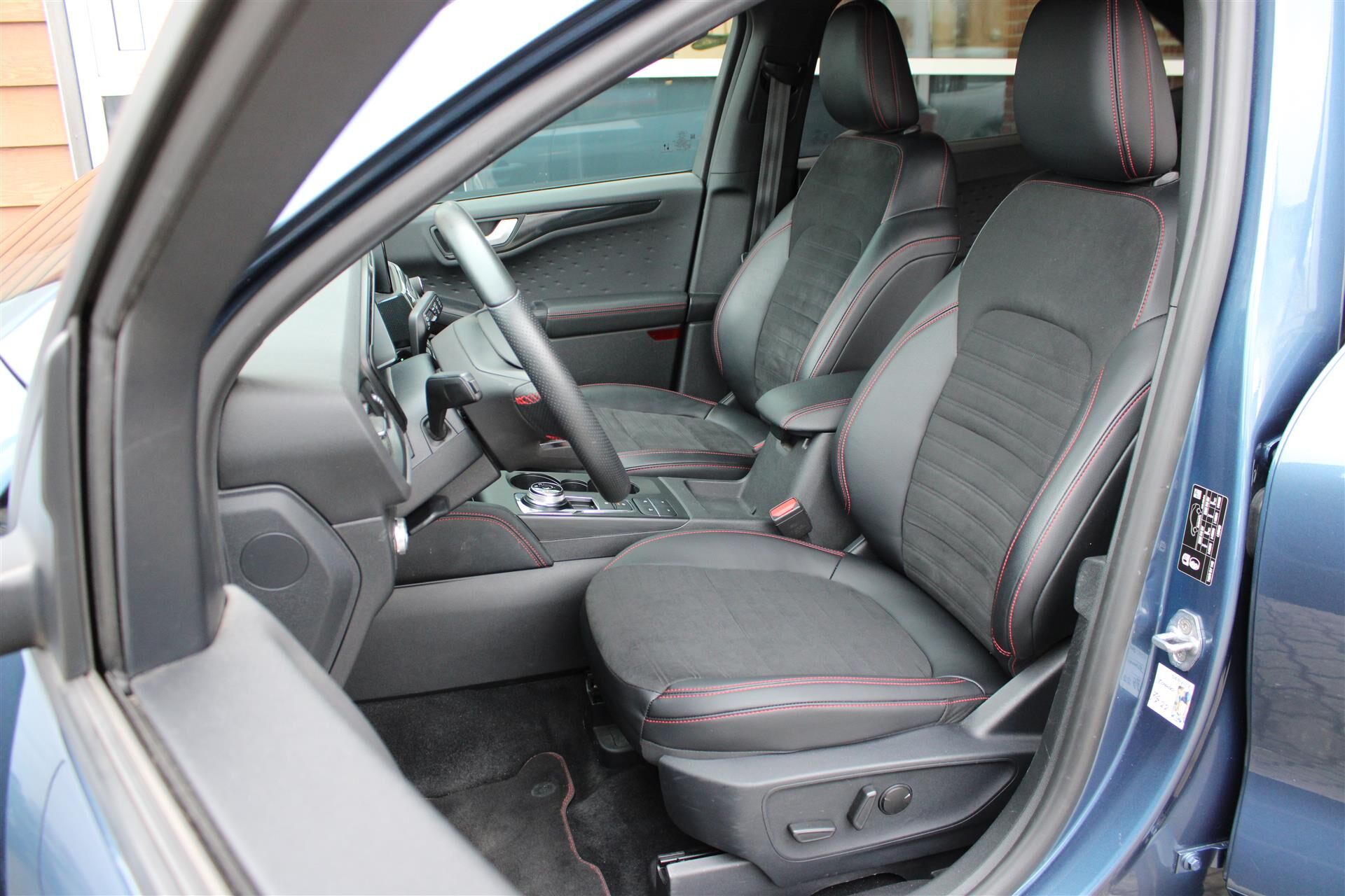 Billede af Ford Kuga 2,5 Plugin-hybrid ST-Line X CVT 225HK 5d Trinl. Gear