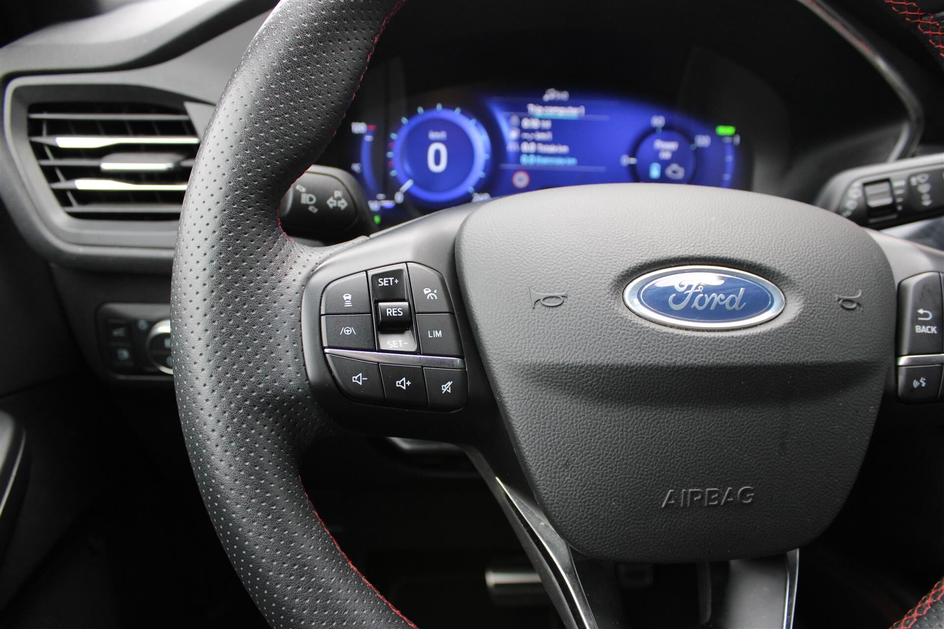 Billede af Ford Kuga 2,5 Plugin-hybrid ST-Line X CVT 225HK 5d Trinl. Gear