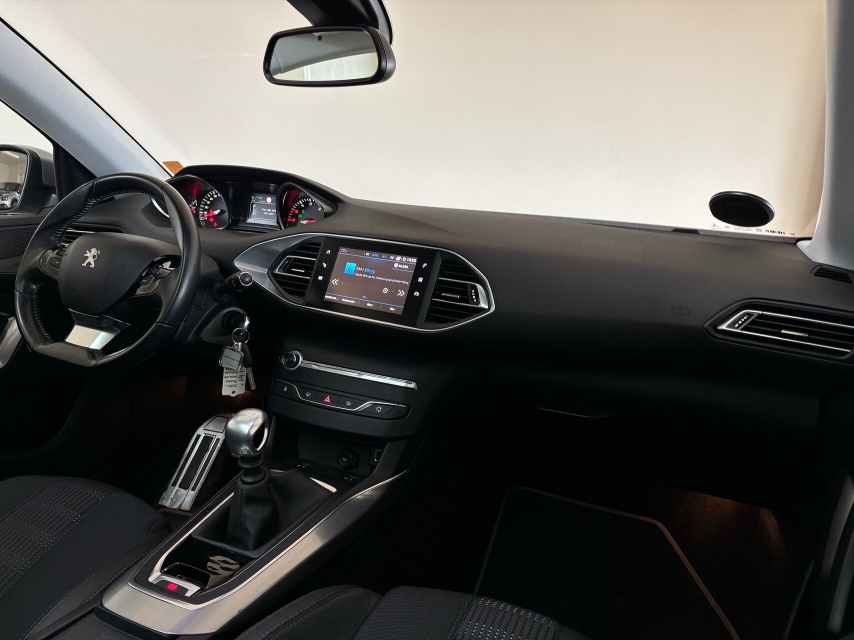 Billede af Peugeot 308 1,6 BlueHDi Allure Sky 120HK 5d