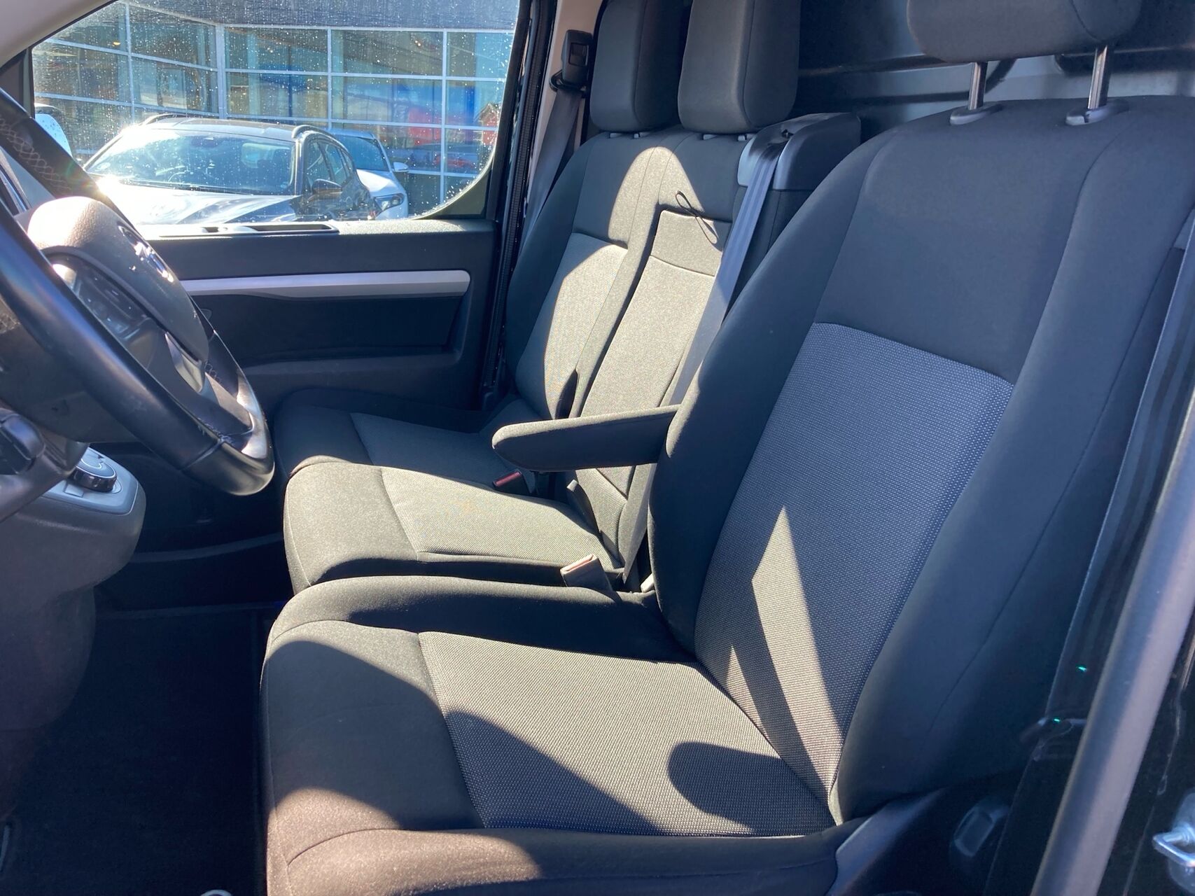 Billede af Opel Vivaro L3V2 2,0 BlueHDi Enjoy+ AT8 145HK Van 8g Aut.