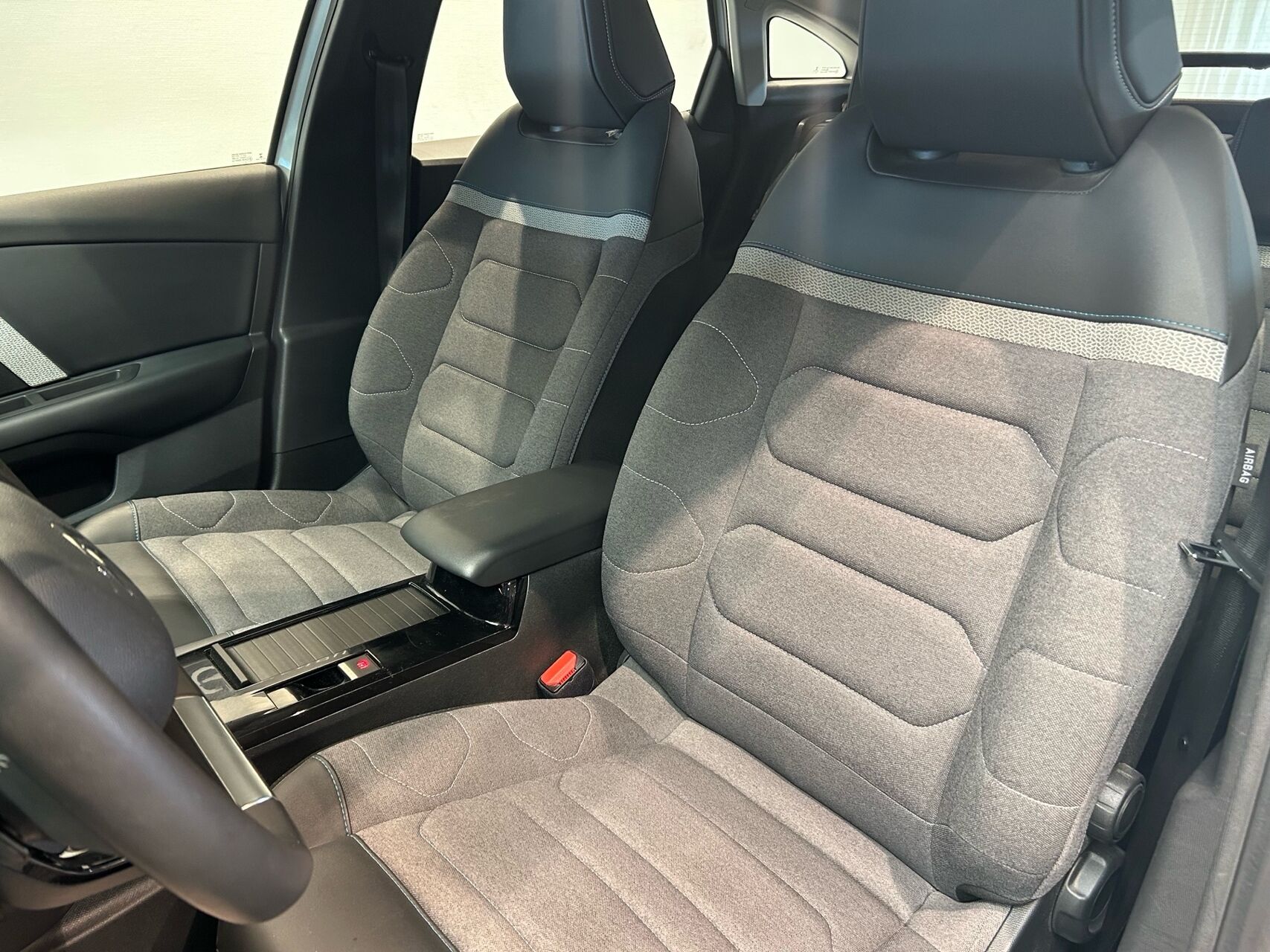 Billede af Citroën C4 1,2 PureTech Shine Ltd. EAT8 130HK 5d 8g Aut.