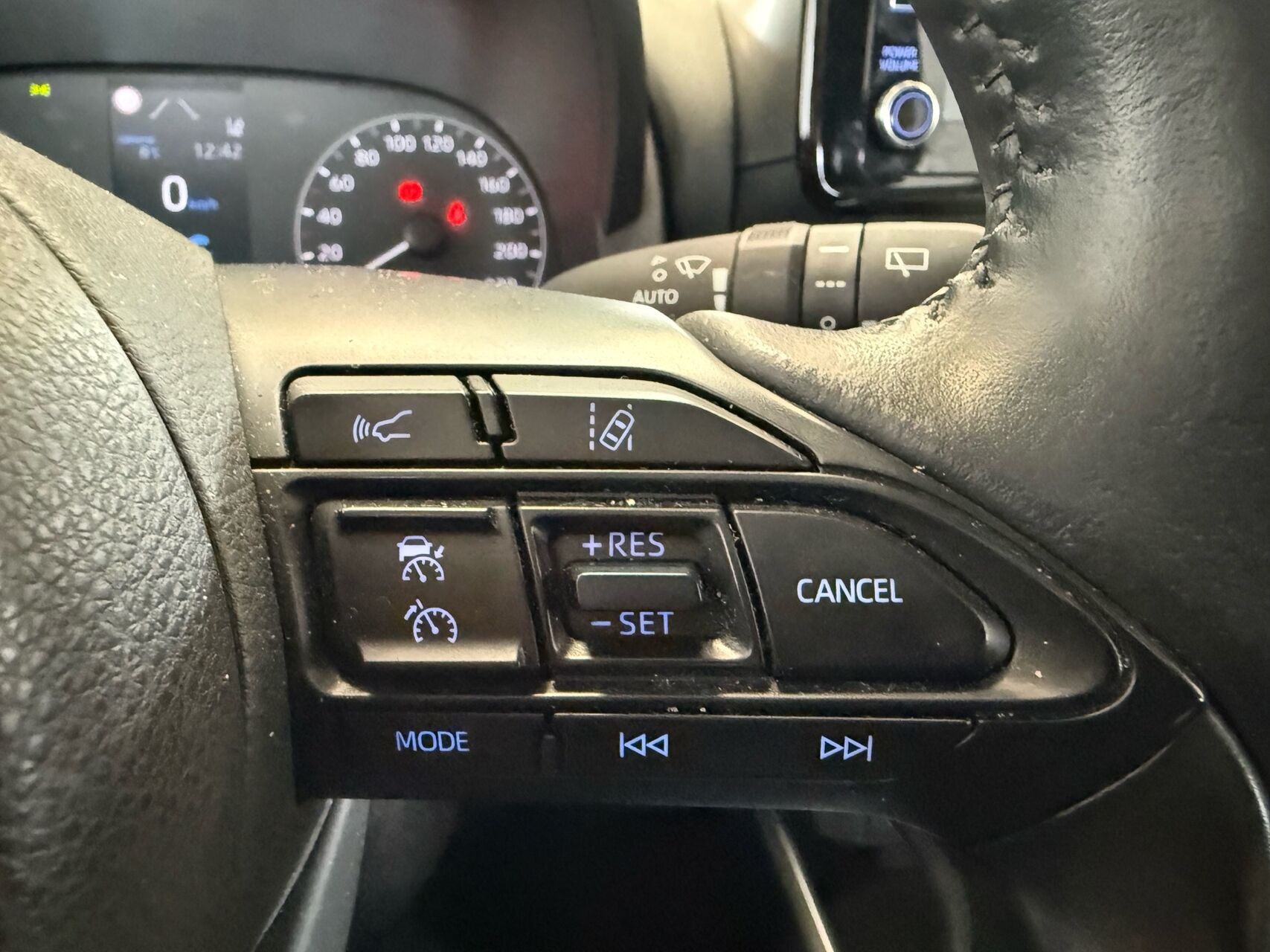 Billede af Mazda 2 1,5 VVT-I  Hybrid Agile CVT 116HK 5d Trinl. Gear