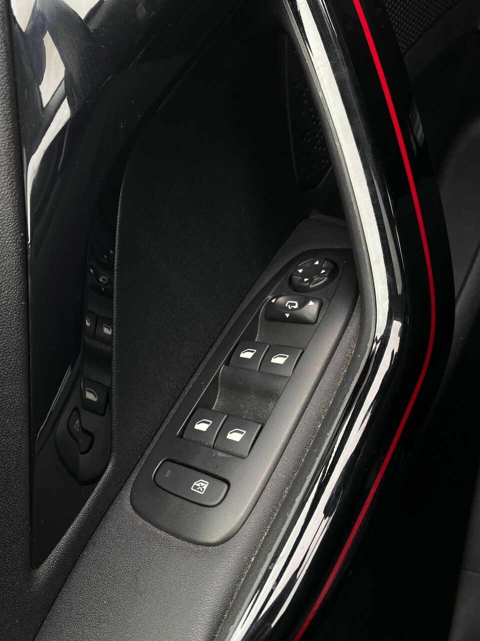 Billede af Peugeot 2008 1,5 BlueHDi GT Line Sky EAT6 120HK 5d 6g Aut.