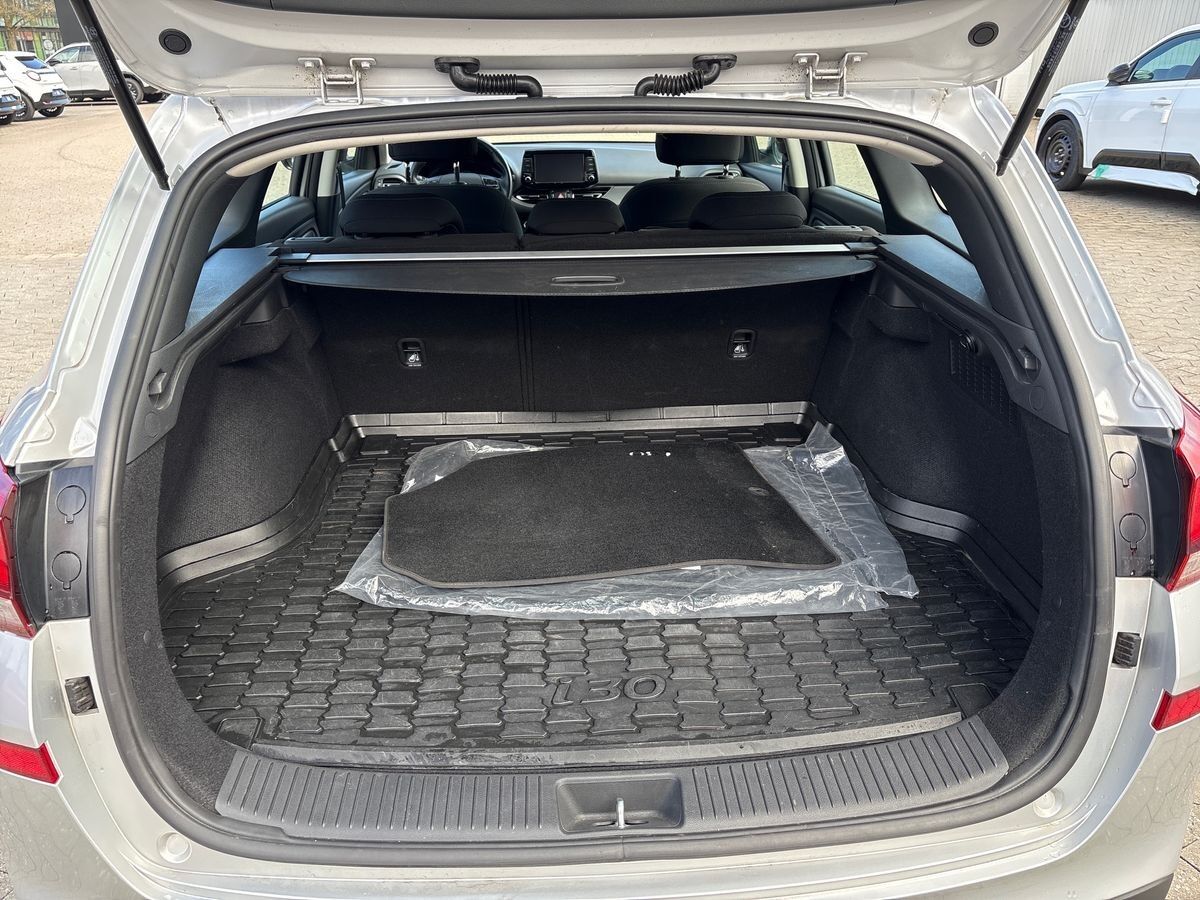 Billede af Hyundai i30 Cw 1,0 T-GDI Essential DCT 120HK Stc 7g Aut.