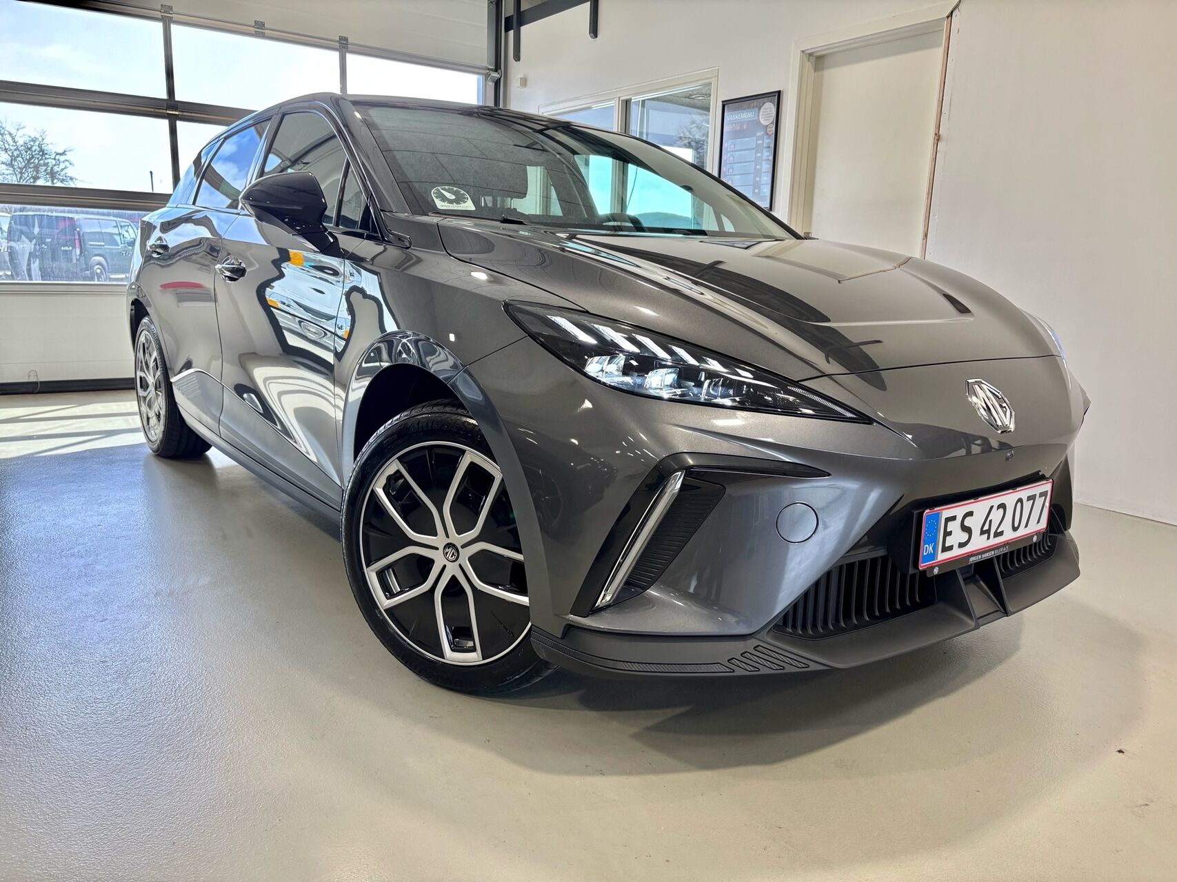 Billede af MG MG4 Electric EL Luxury Long Range 204HK 5d Aut.