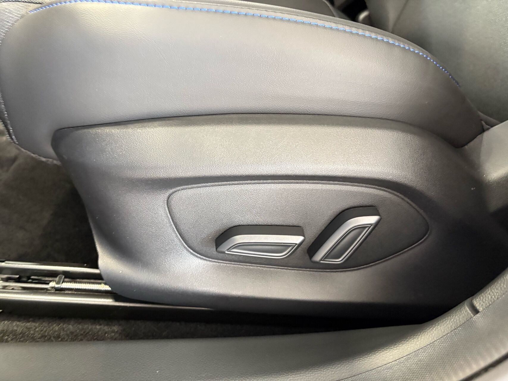 Billede af MG MG4 Electric EL Luxury Long Range 204HK 5d Aut.