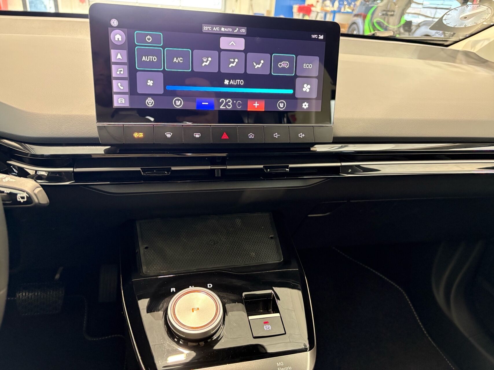 Billede af MG MG4 Electric EL Luxury Long Range 204HK 5d Aut.