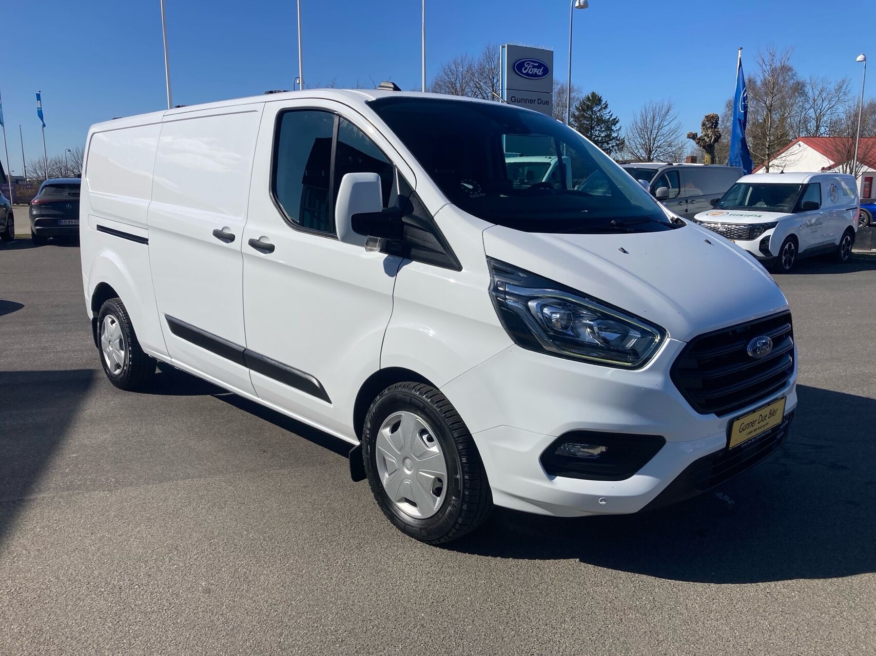 Billede af Ford Transit Custom 300 L2H1 2,0 TDCi Trend 130HK Van 6g Aut.