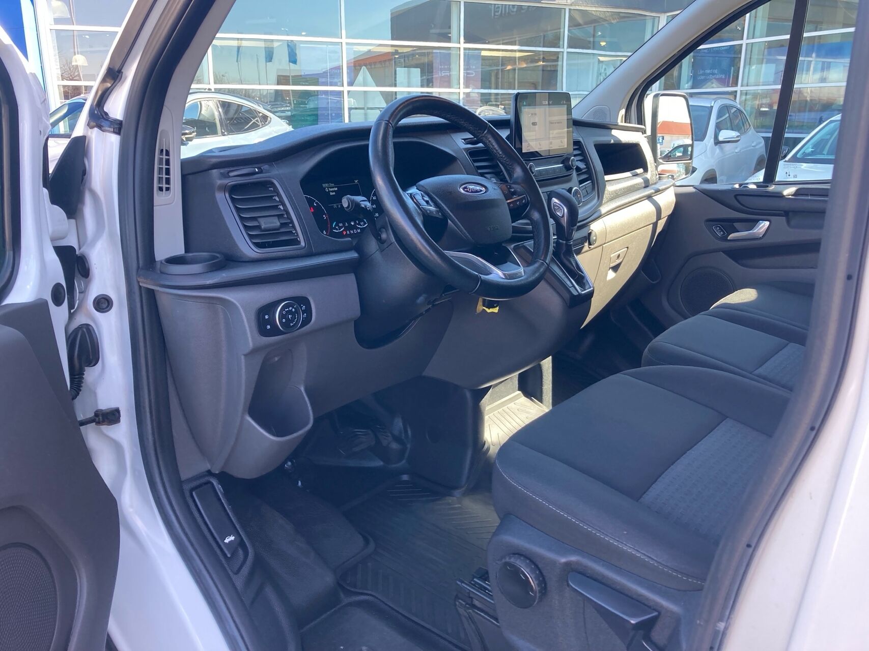 Billede af Ford Transit Custom 300 L2H1 2,0 TDCi Trend 130HK Van 6g Aut.