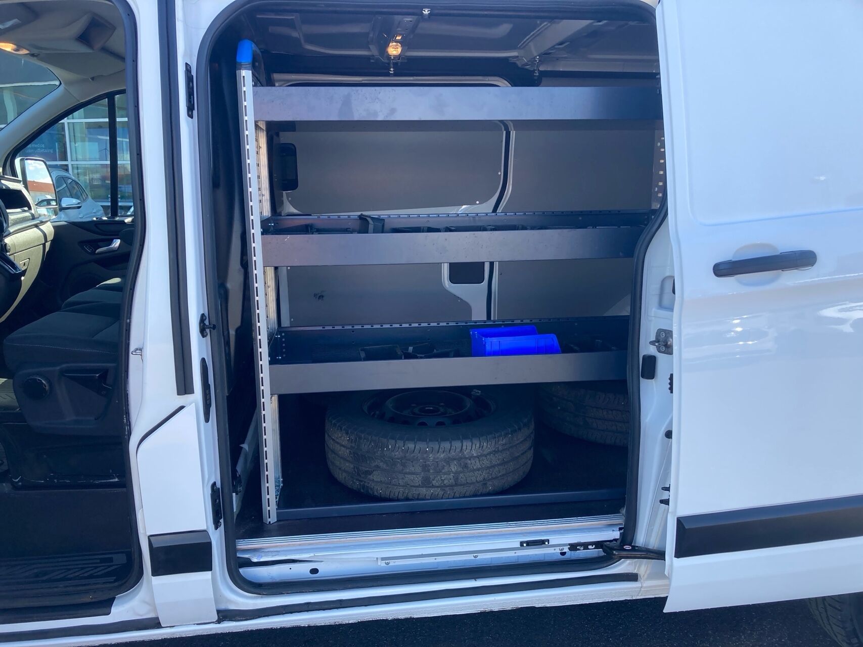 Billede af Ford Transit Custom 300 L2H1 2,0 TDCi Trend 130HK Van 6g Aut.