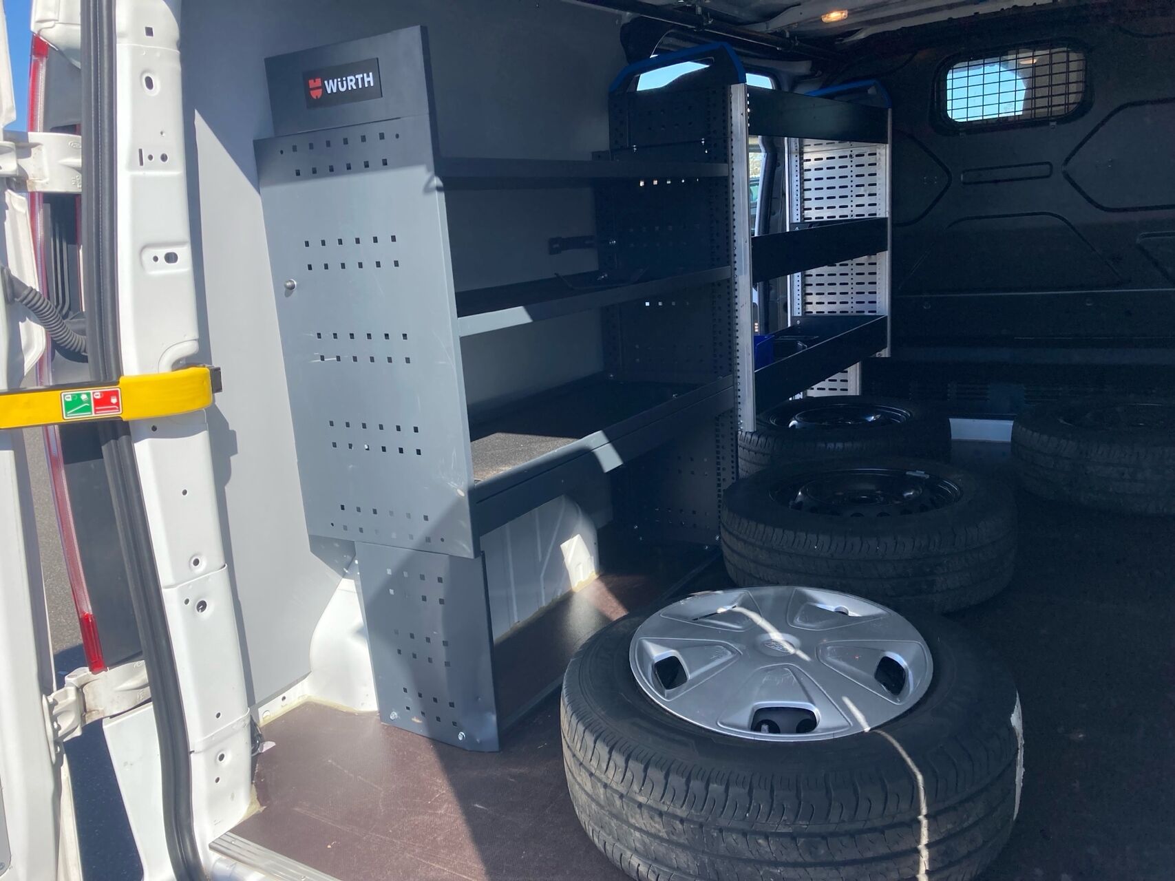 Billede af Ford Transit Custom 300 L2H1 2,0 TDCi Trend 130HK Van 6g Aut.