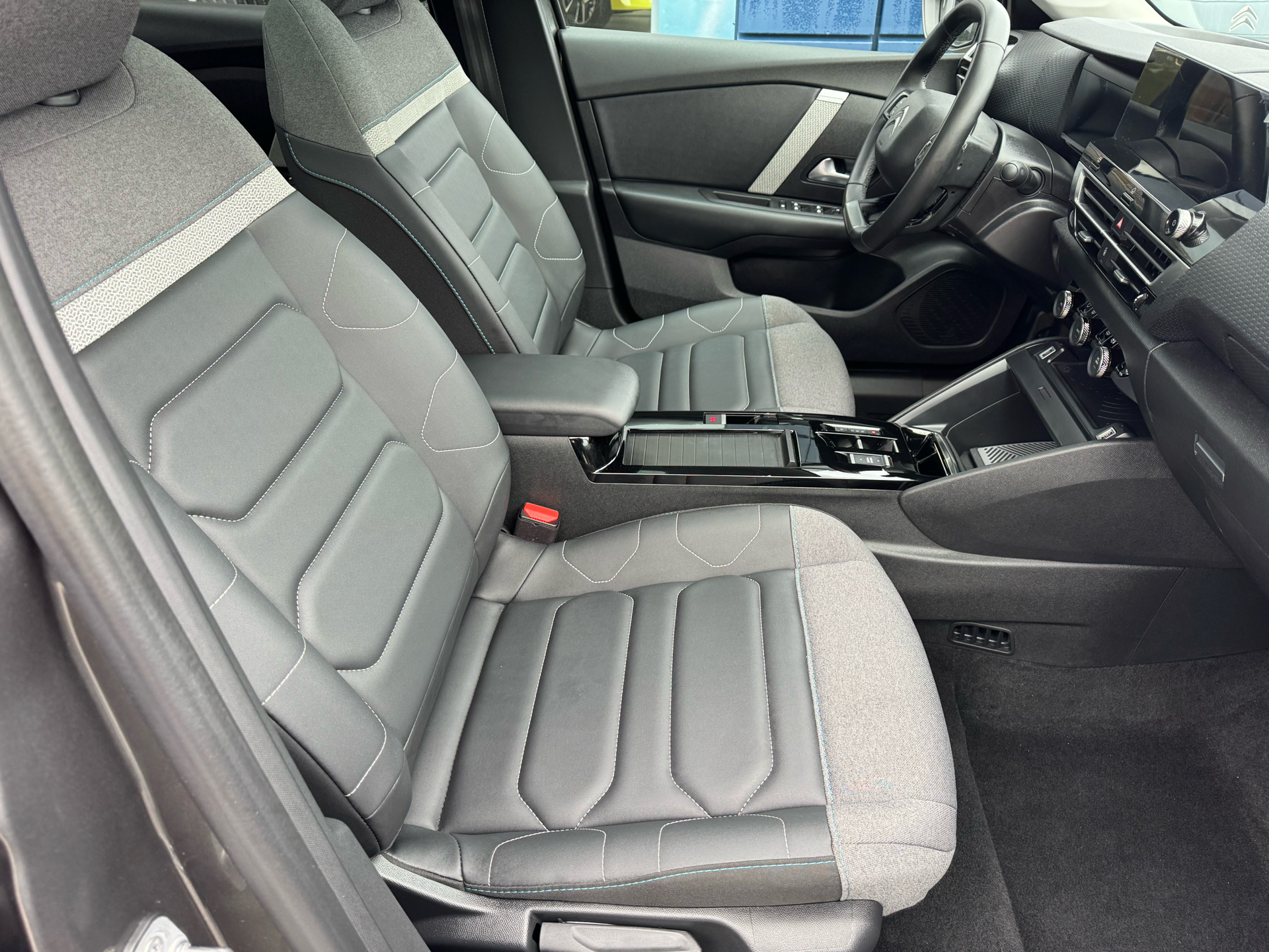 Billede af Citroën e-C4 X EL Max 136HK 5d Aut.