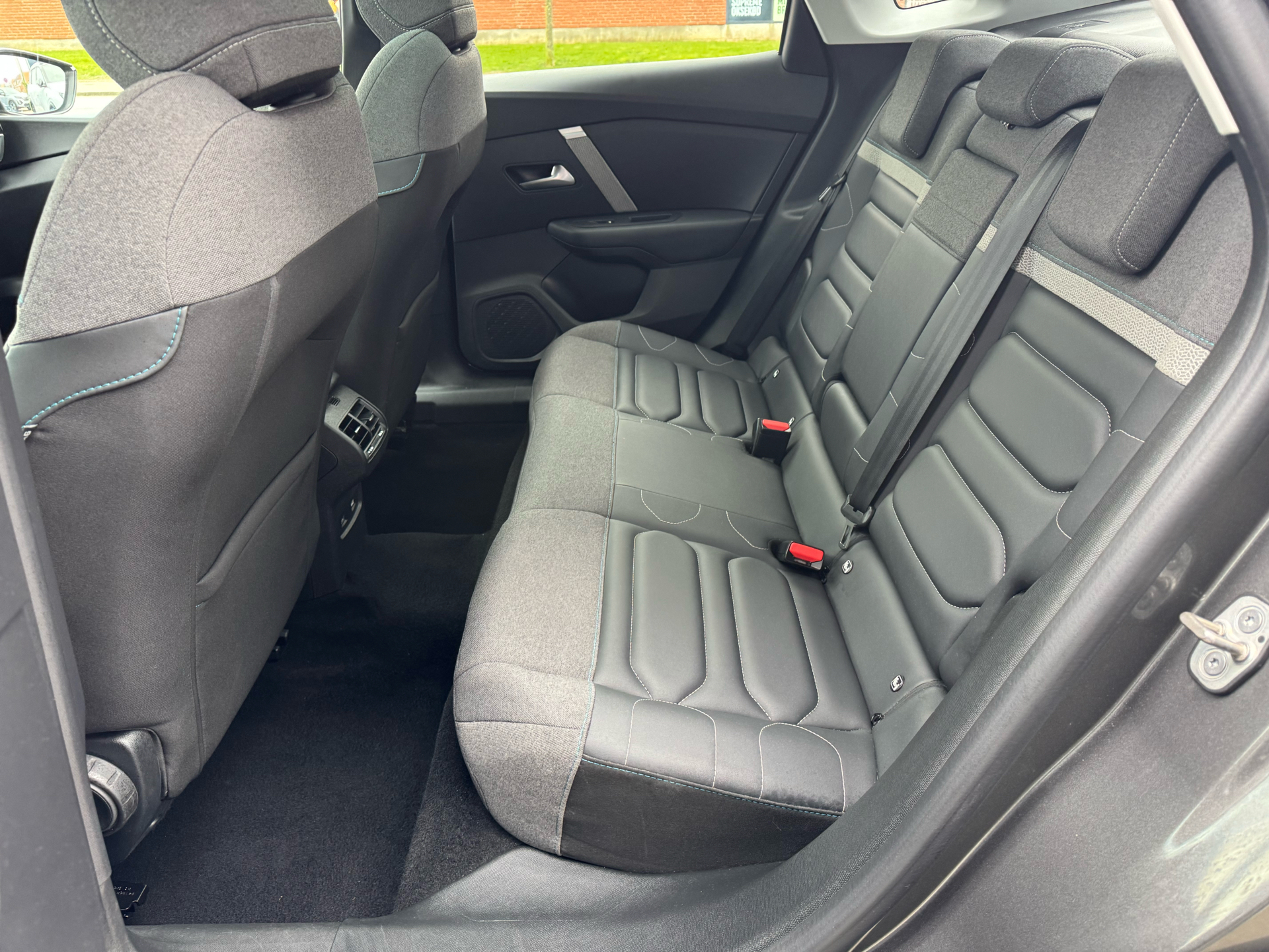 Billede af Citroën e-C4 X EL Max 136HK 5d Aut.