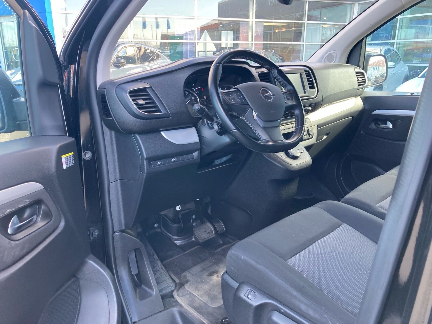 Billede af Opel Vivaro L3V2 2,0 BlueHDi Enjoy+ AT8 145HK Van 8g Aut.