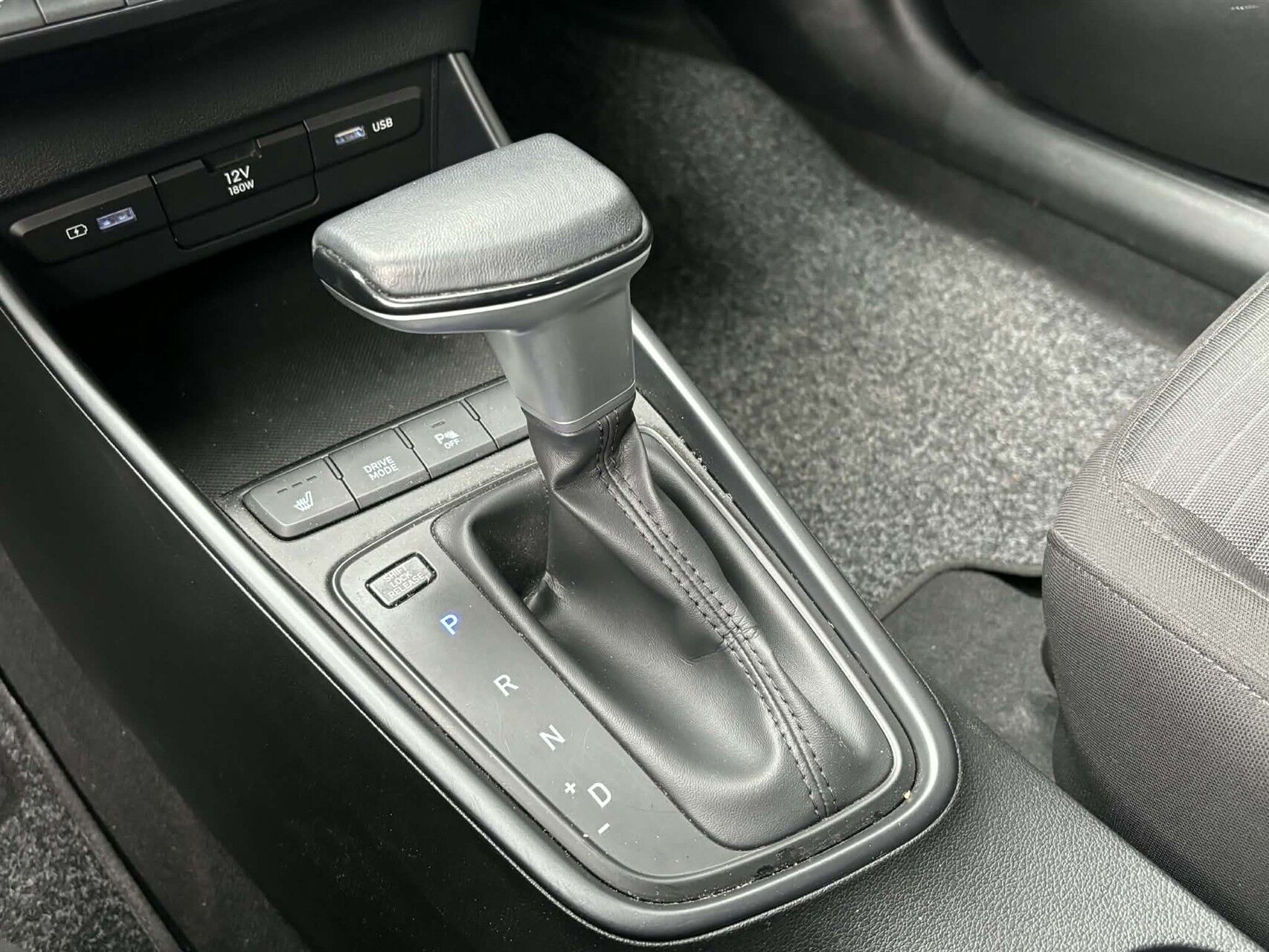 Billede af Hyundai i20 1,0 T-GDI Essential Komfort DCT 100HK 5d 7g Aut.