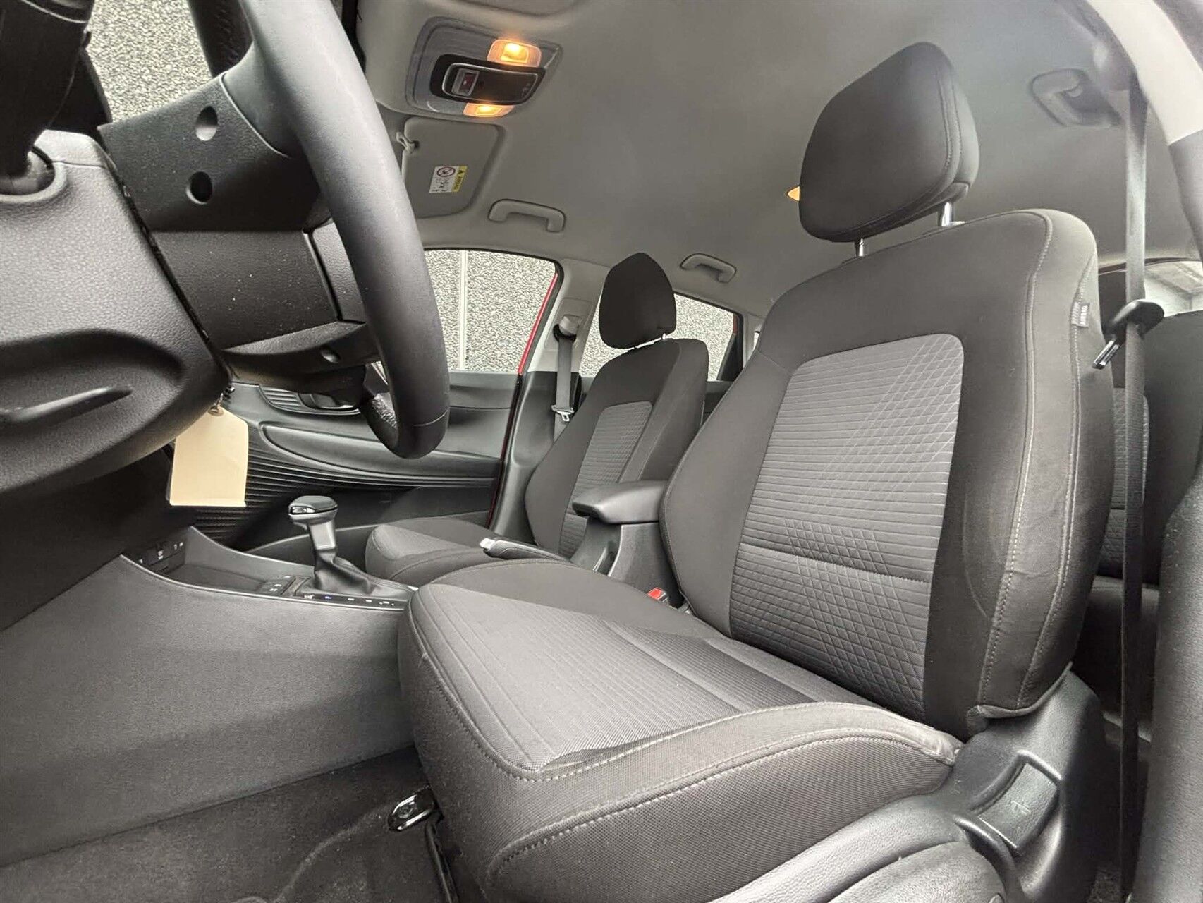 Billede af Hyundai i20 1,0 T-GDI Essential Komfort DCT 100HK 5d 7g Aut.