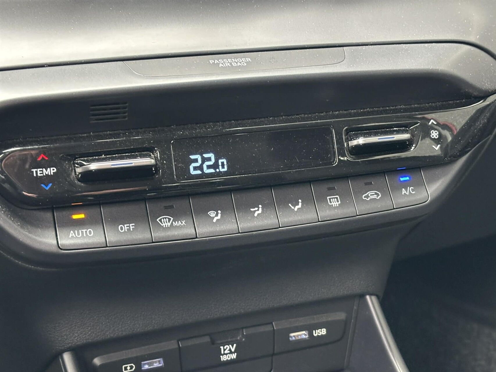 Billede af Hyundai i20 1,0 T-GDI Essential Komfort DCT 100HK 5d 7g Aut.