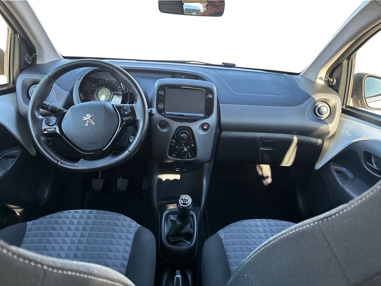 Billede af Peugeot 108 1,0 e-Vti Like+ 72HK 5d