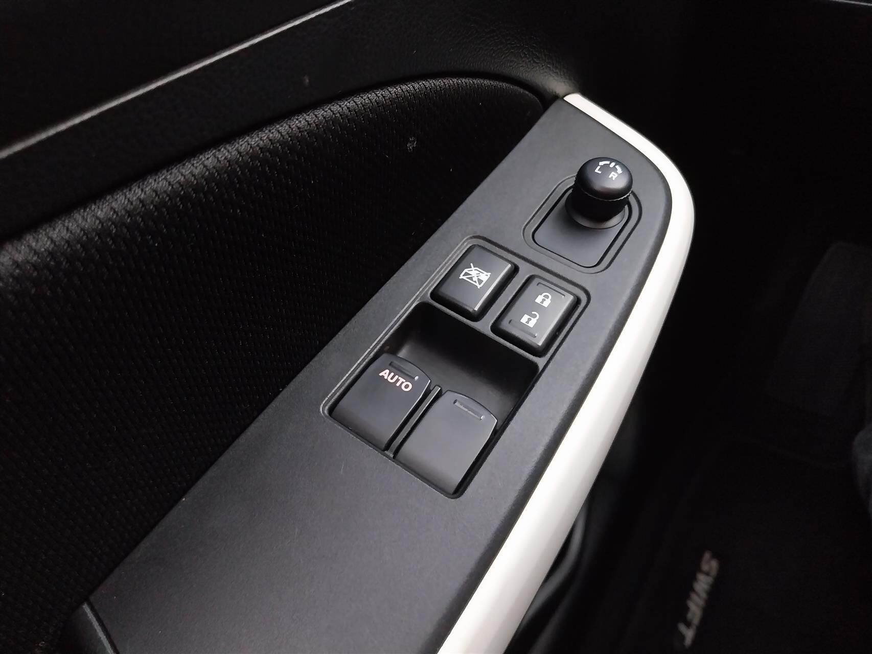 Billede af Suzuki Swift 1,2 Dualjet Action CVT 90HK 5d Aut.