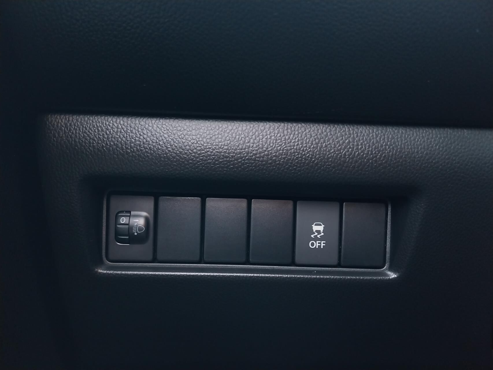 Billede af Suzuki Swift 1,2 Dualjet Action CVT 90HK 5d Aut.