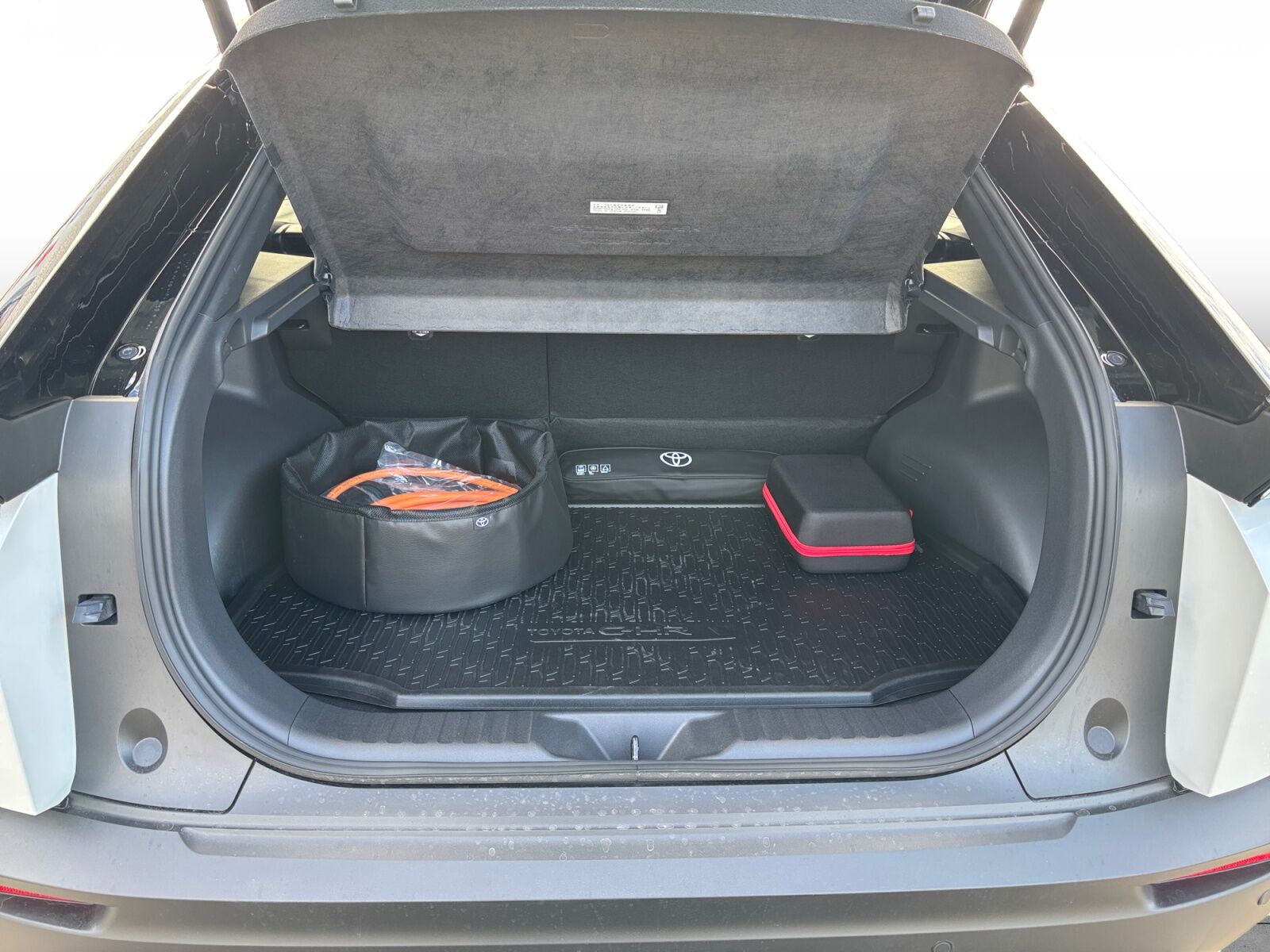 Billede af Toyota C-HR+ EL Executive AWD 343HK 5d Aut.