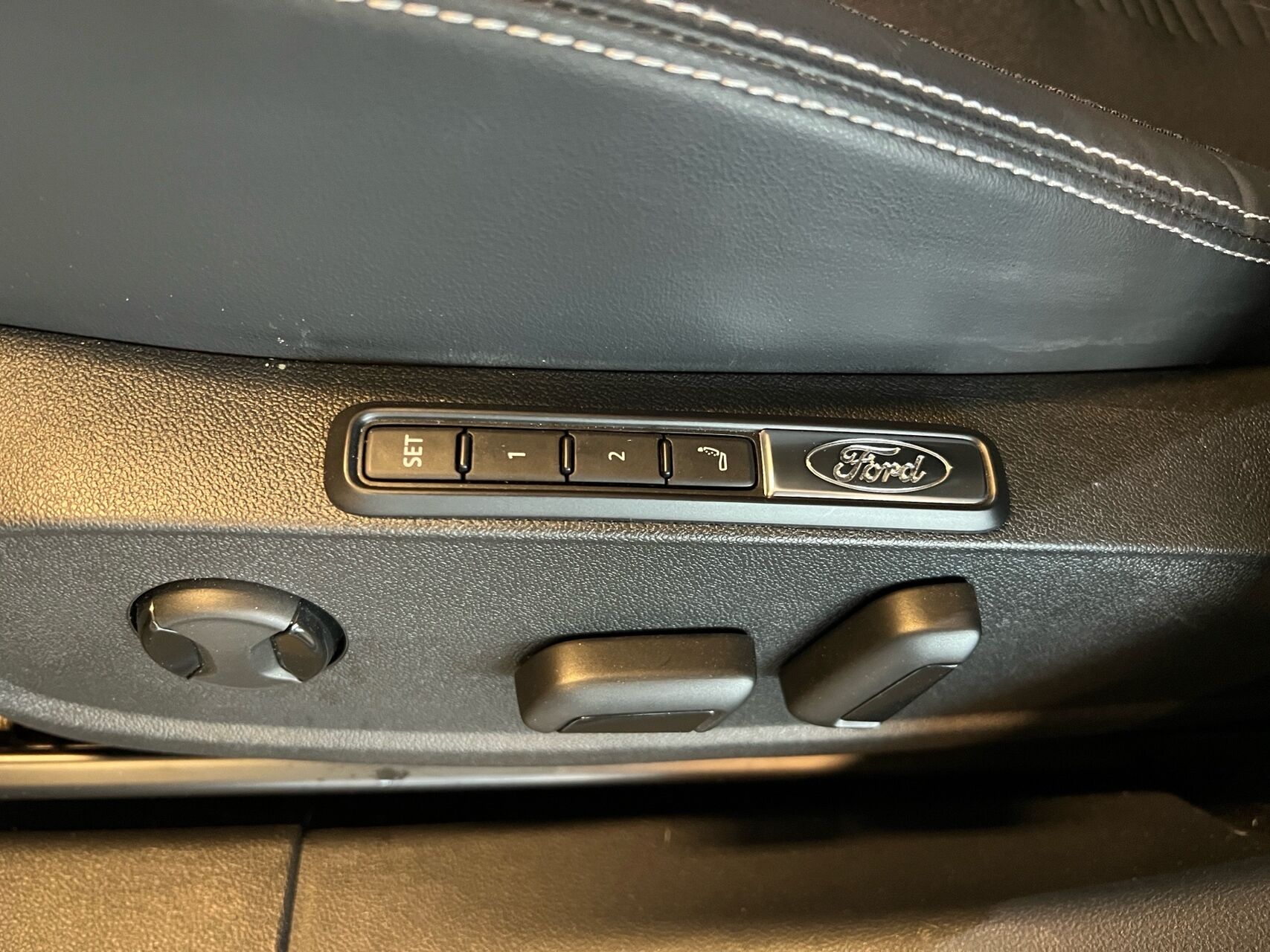 Billede af Ford Explorer EL UR Premium AWD 340HK 5d Aut.