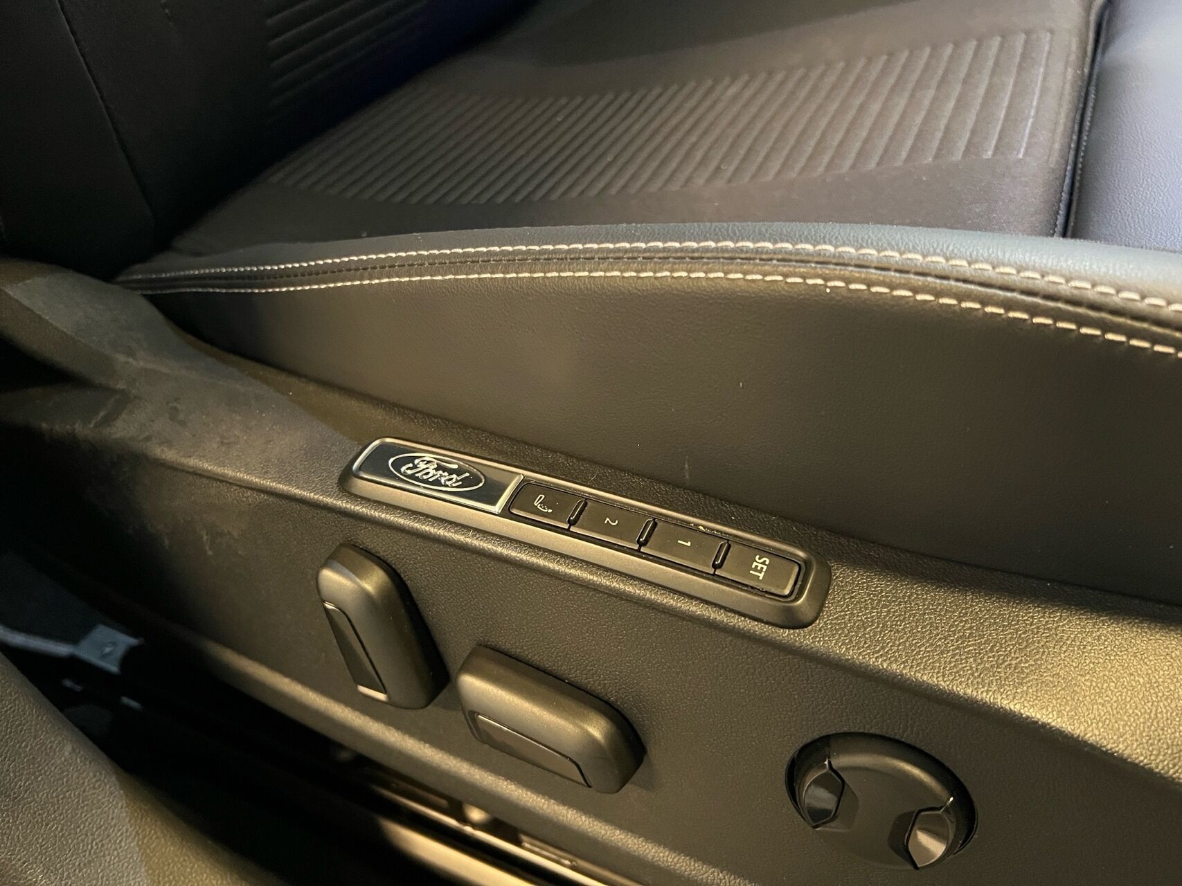 Billede af Ford Explorer EL UR Premium AWD 340HK 5d Aut.