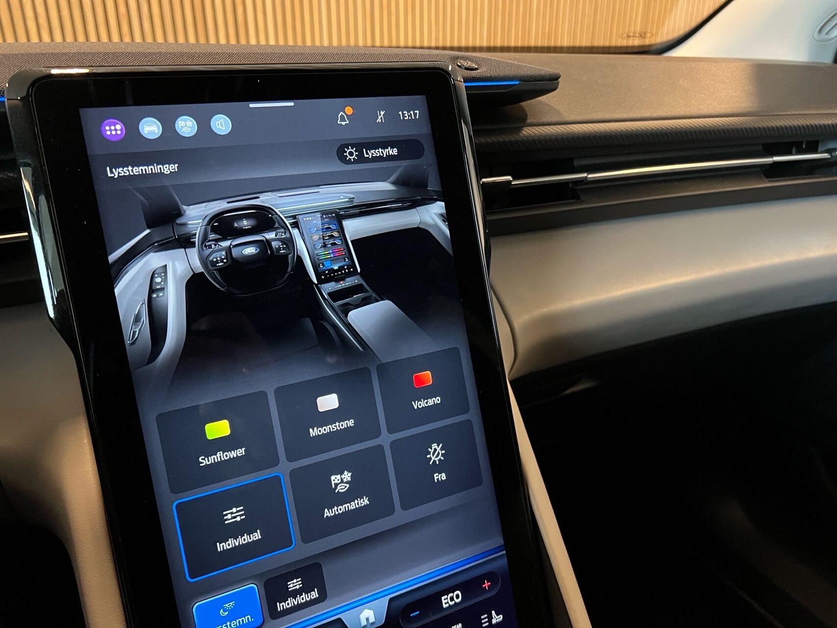 Billede af Ford Explorer EL UR Premium AWD 340HK 5d Aut.