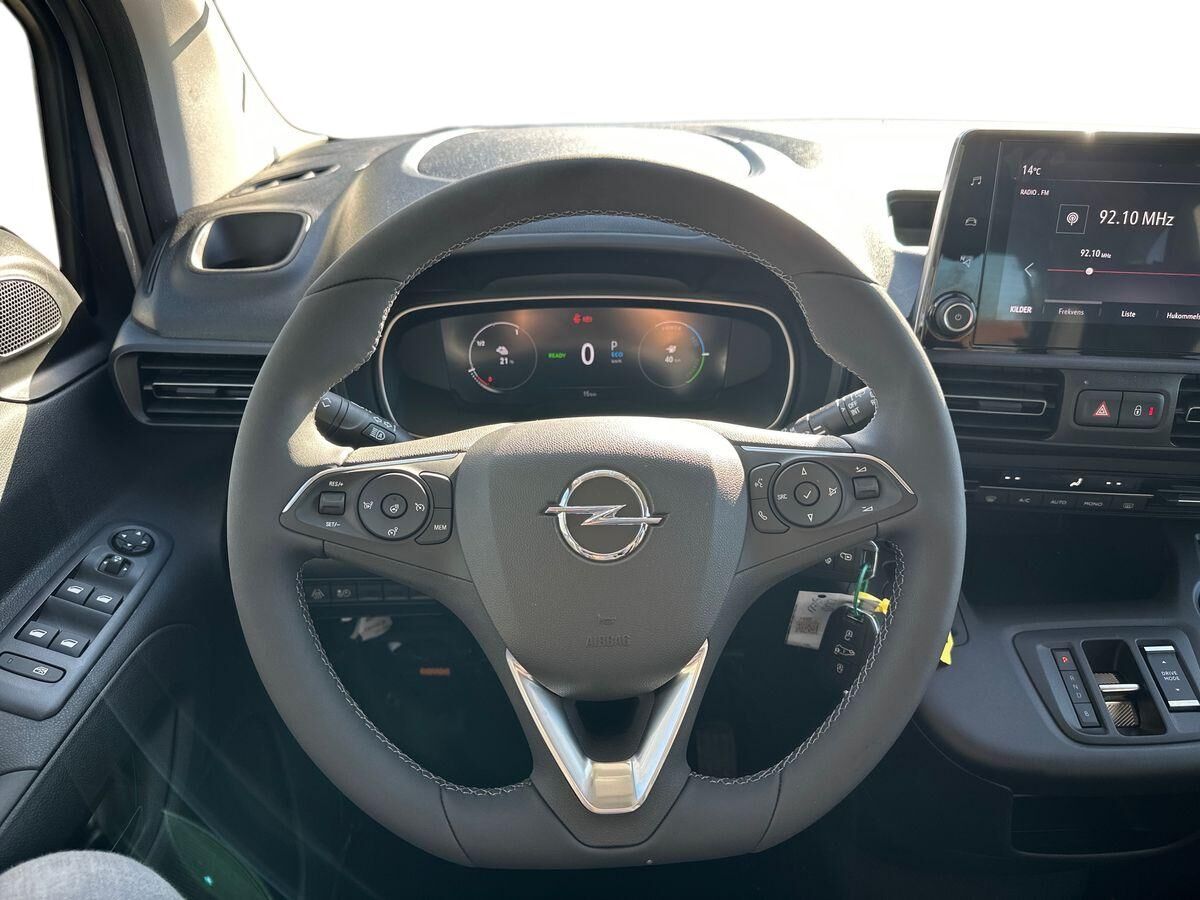 Billede af Opel Combo-e Life L1 EL Ultimate 136HK Aut.