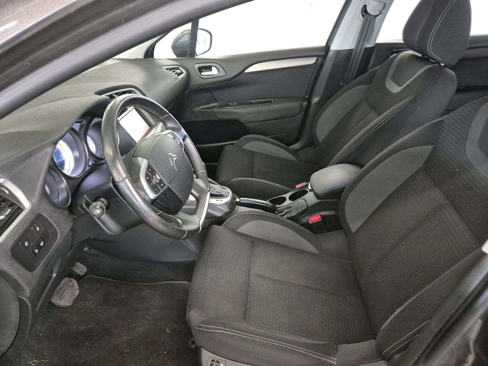 Billede af Citroën C4 1,6 Blue HDi Iconic EAT6 start/stop 120HK 5d 6g Aut.