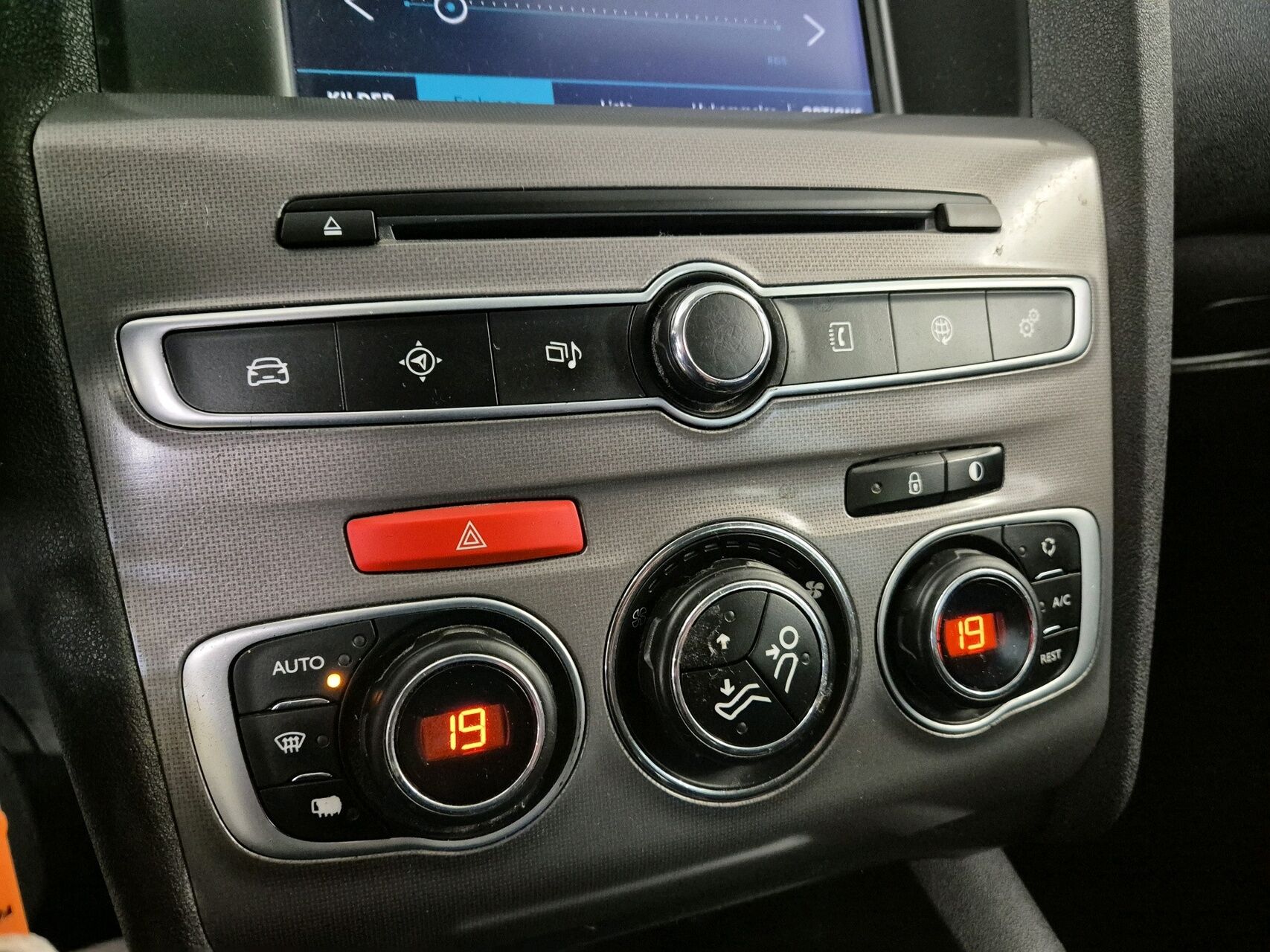 Billede af Citroën C4 1,6 Blue HDi Millesime start/stop 120HK 5d 6g