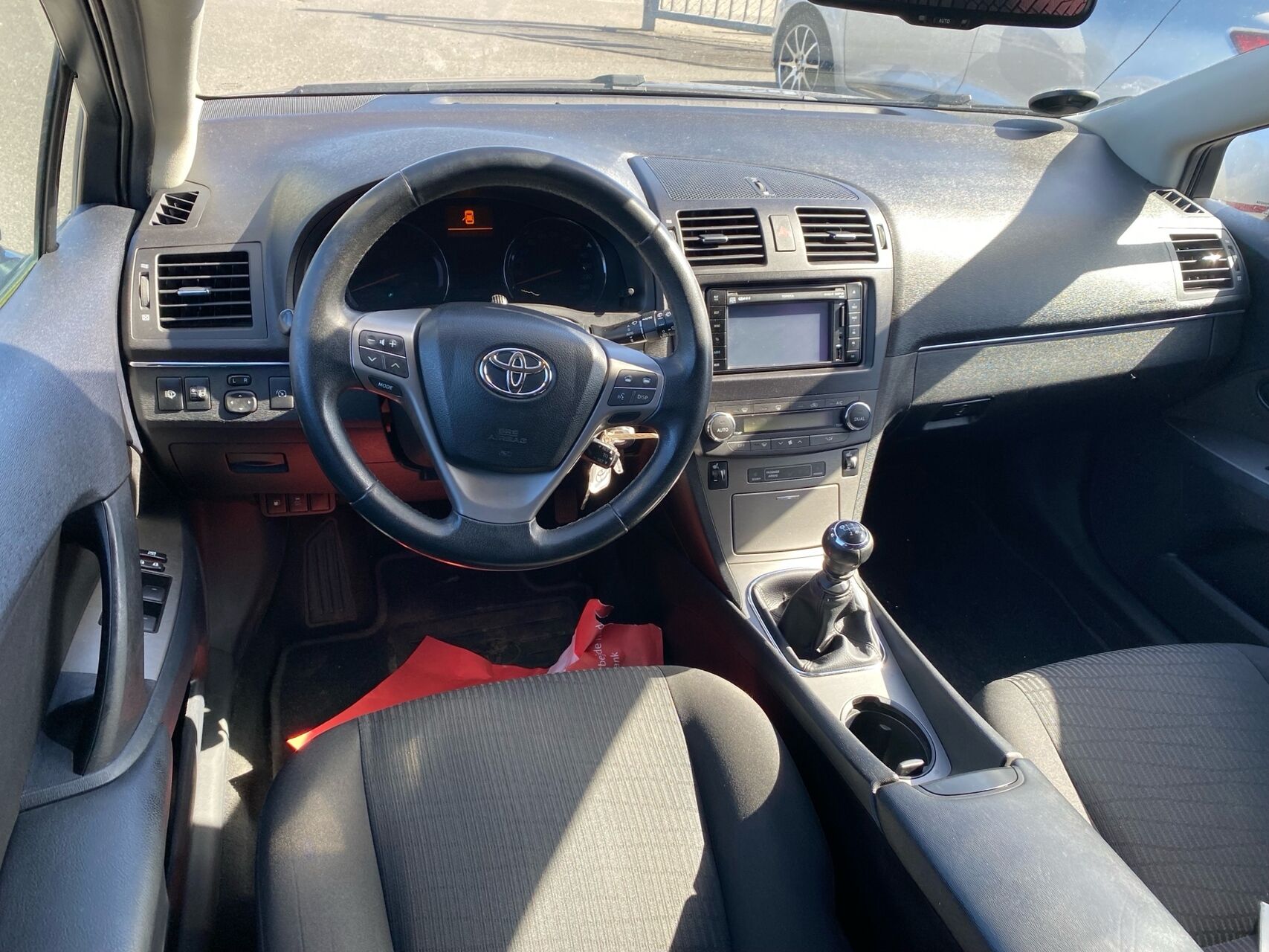 Billede af Toyota Avensis 2,0 VVT-I T2 152HK Stc 6g