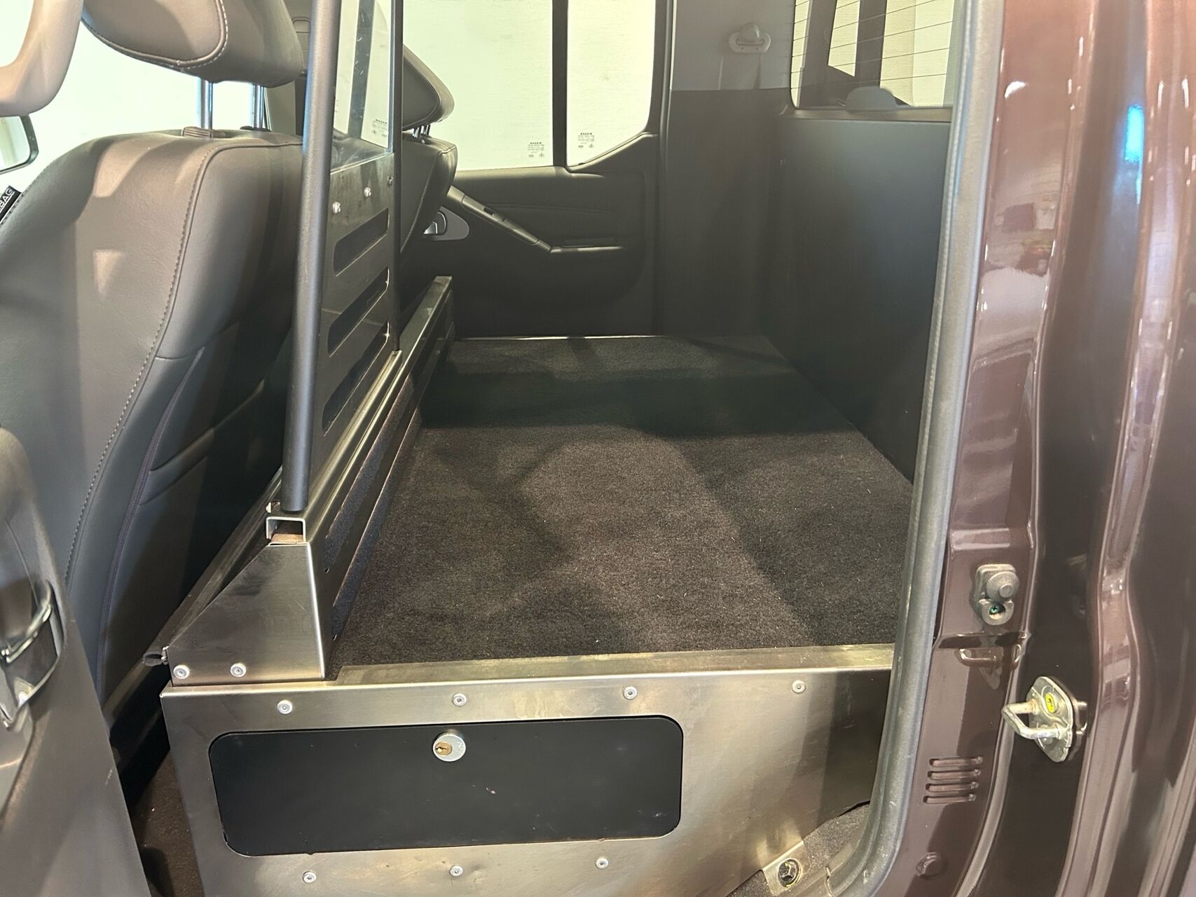 Billede af Nissan Navara Dob. Cab 3,0 V6 DCi LE 4x4 231HK Ladv./Chas. 7g Aut.