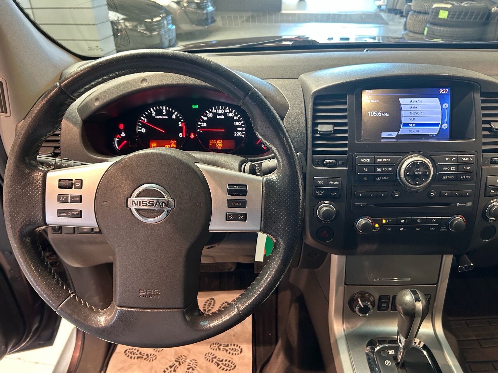 Billede af Nissan Navara Dob. Cab 3,0 V6 DCi LE 4x4 231HK Ladv./Chas. 7g Aut.