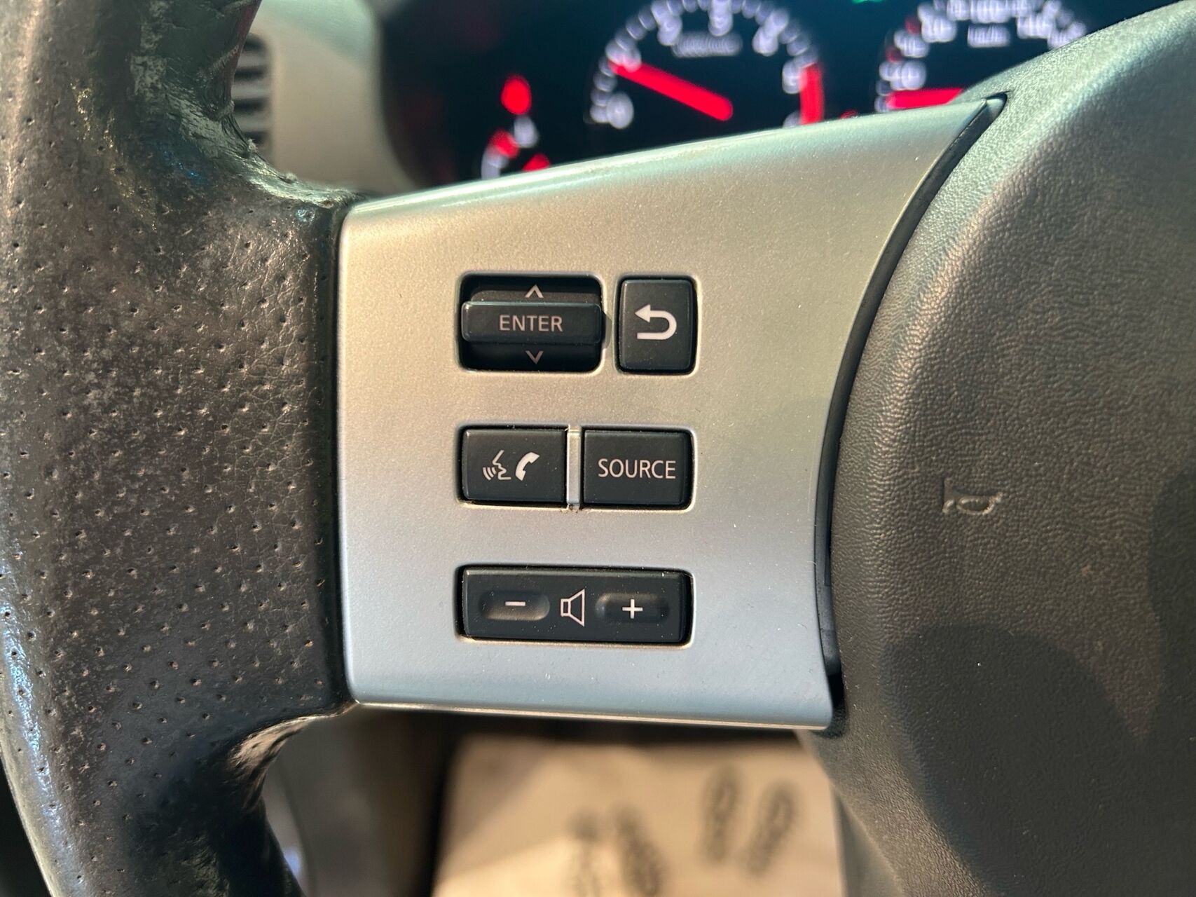 Billede af Nissan Navara Dob. Cab 3,0 V6 DCi LE 4x4 231HK Ladv./Chas. 7g Aut.