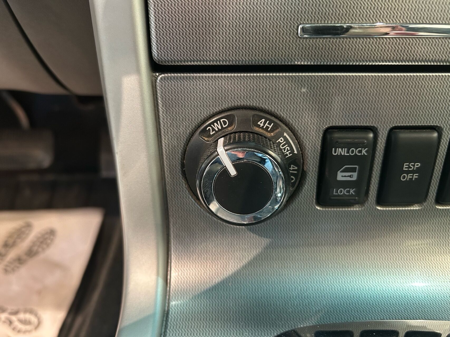 Billede af Nissan Navara Dob. Cab 3,0 V6 DCi LE 4x4 231HK Ladv./Chas. 7g Aut.