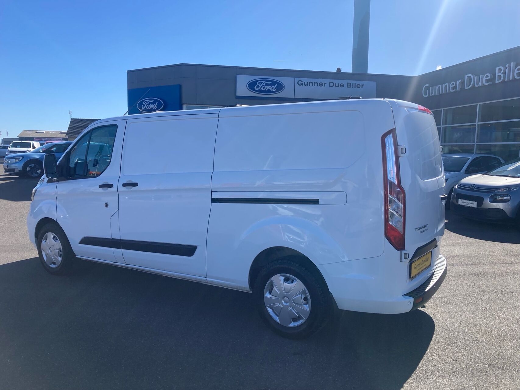 Billede af Ford Transit Custom 300 L2H1 2,0 TDCi Trend 130HK Van 6g Aut.