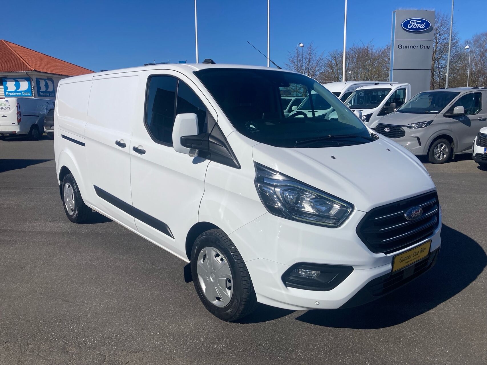 Billede af Ford Transit Custom 300 L2H1 2,0 TDCi Trend 130HK Van 6g Aut.