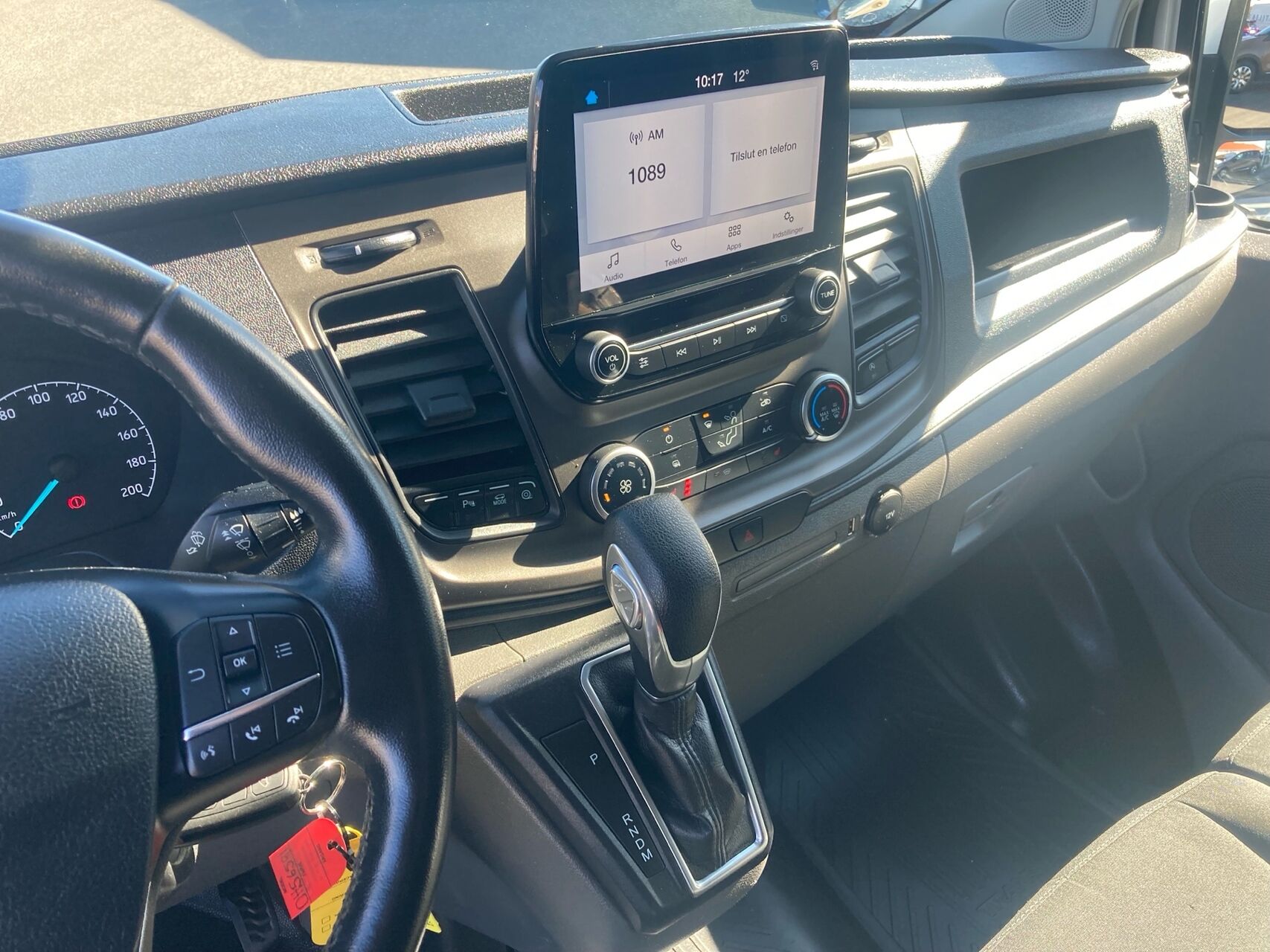 Billede af Ford Transit Custom 300 L2H1 2,0 TDCi Trend 130HK Van 6g Aut.