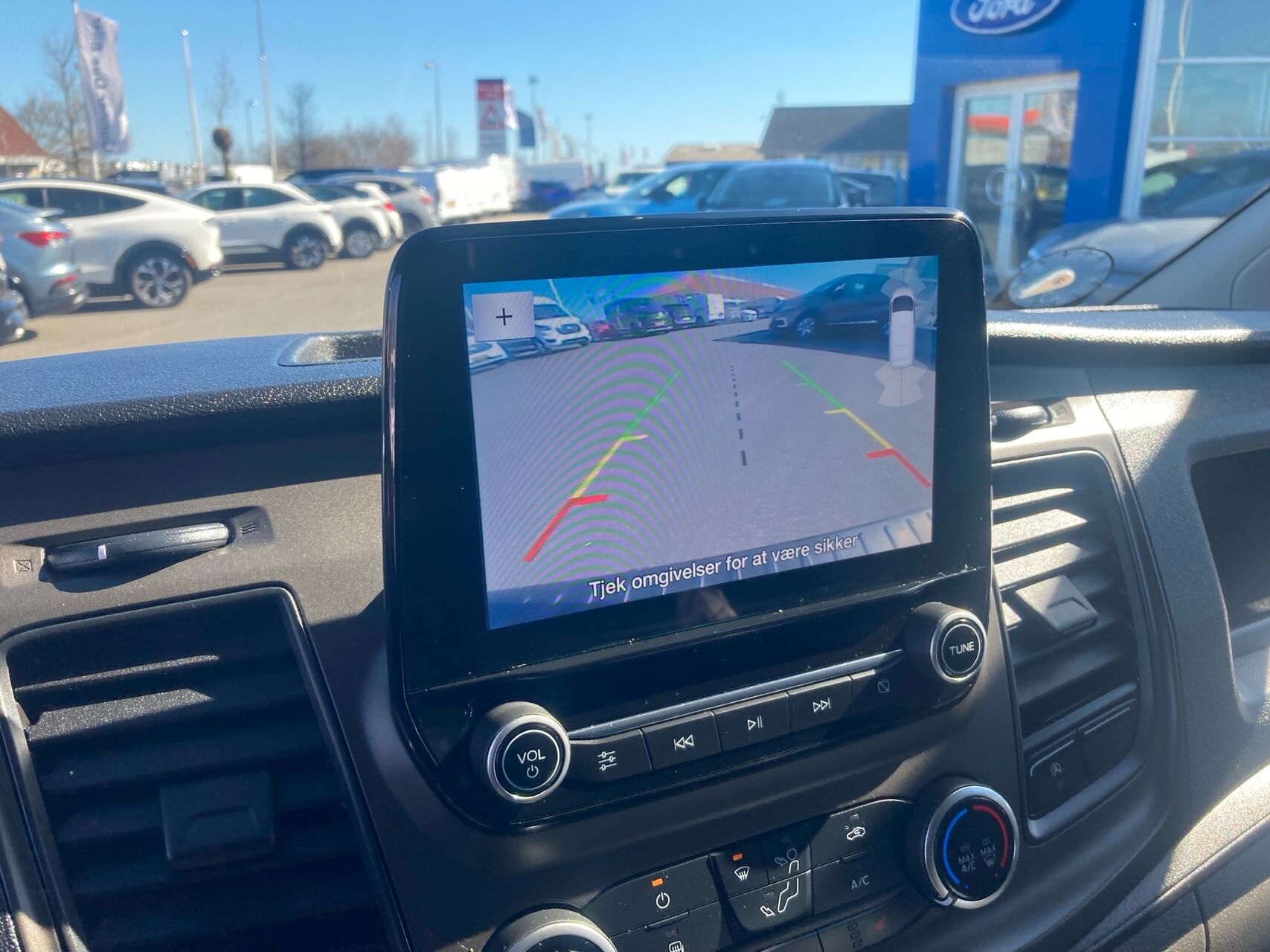 Billede af Ford Transit Custom 300 L2H1 2,0 TDCi Trend 130HK Van 6g Aut.