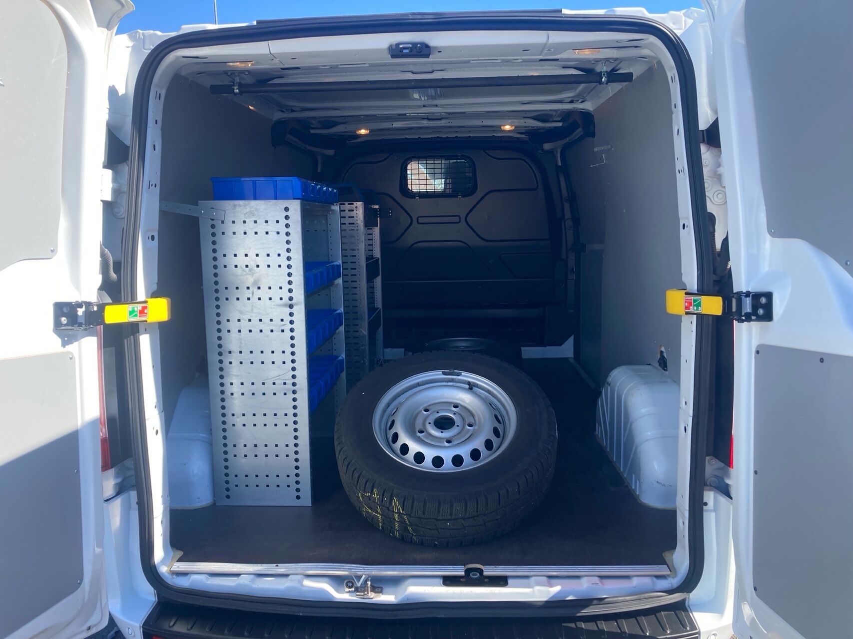 Billede af Ford Transit Custom 300 L2H1 2,0 TDCi Trend 130HK Van 6g Aut.