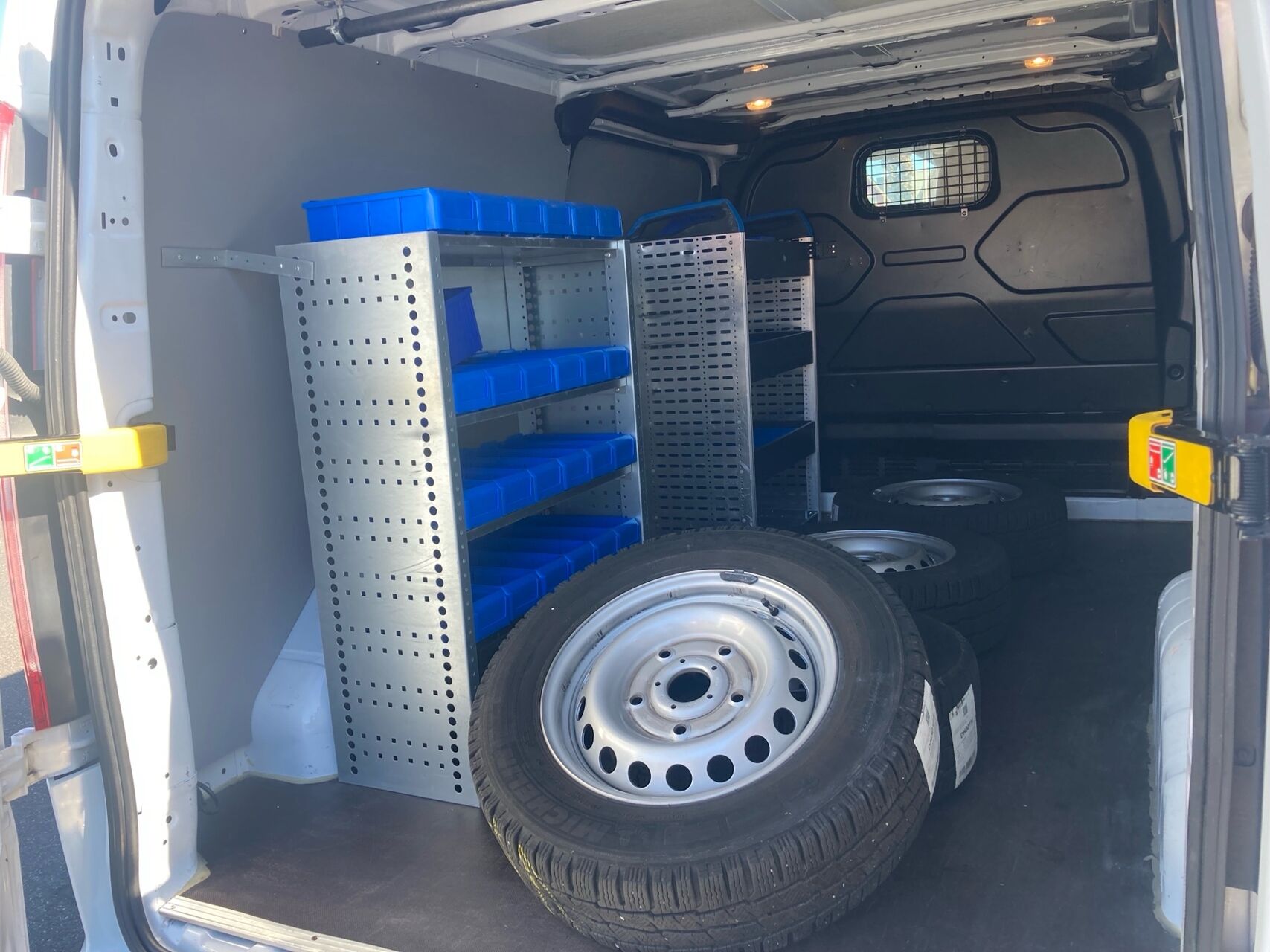 Billede af Ford Transit Custom 300 L2H1 2,0 TDCi Trend 130HK Van 6g Aut.