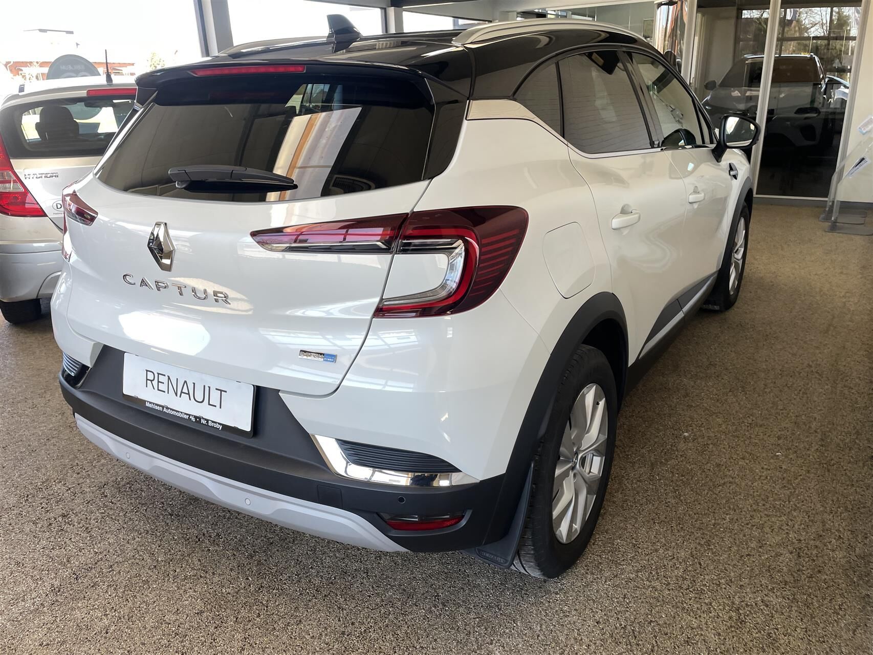 Billede af Renault Captur 1,6 E-TECH  Plugin-hybrid Intens 160HK 5d Aut.