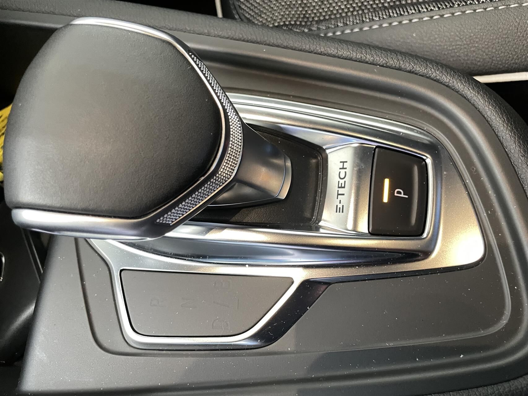 Billede af Renault Captur 1,6 E-TECH  Plugin-hybrid Intens 160HK 5d Aut.